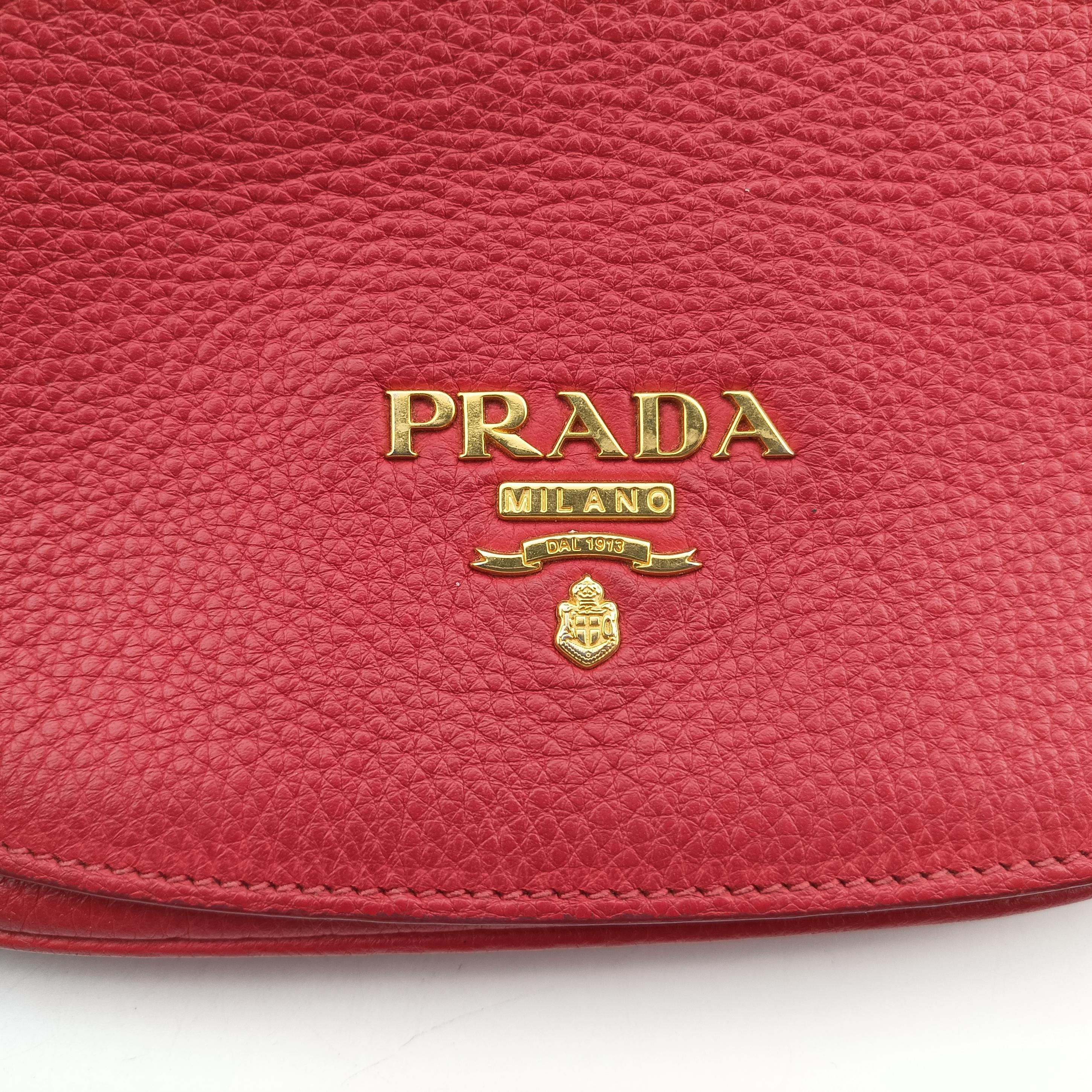 Secondhand Prada Pebbled Vitello Daino Saddle Red Leather  shoulderbag | stylenewstar