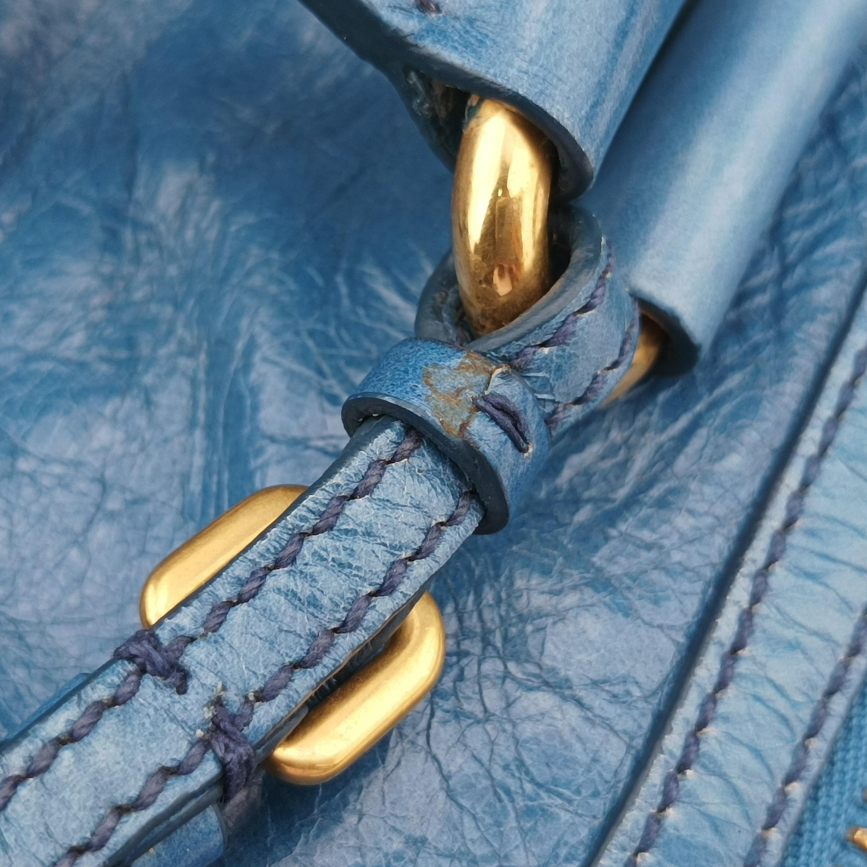 Pre-owned Miu Miu Vitello Blue leather  shoulderbag | stylenewstar
