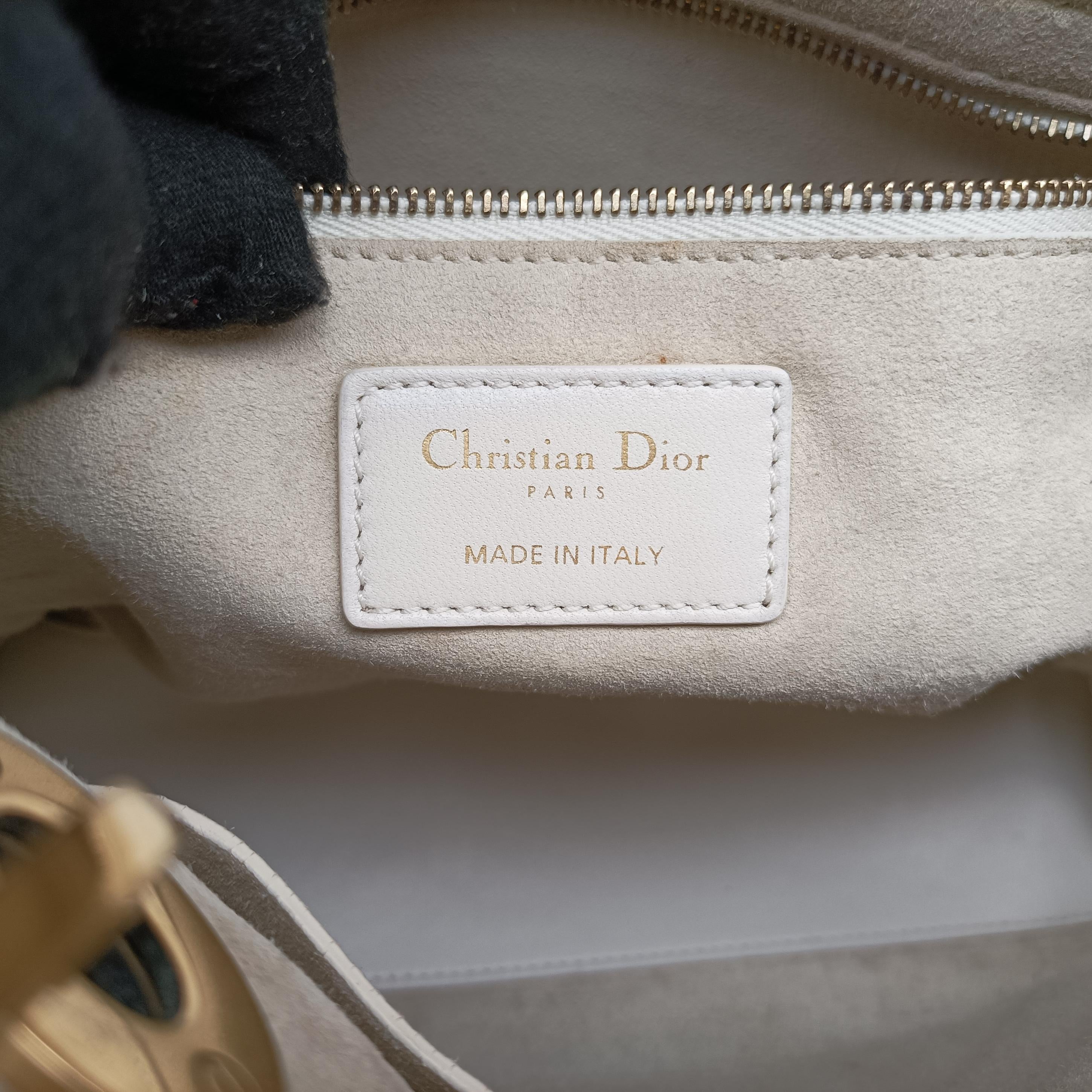 Pre-owned Christian Dior Lady Dior White lambskin  shoulderbag | stylenewstar
