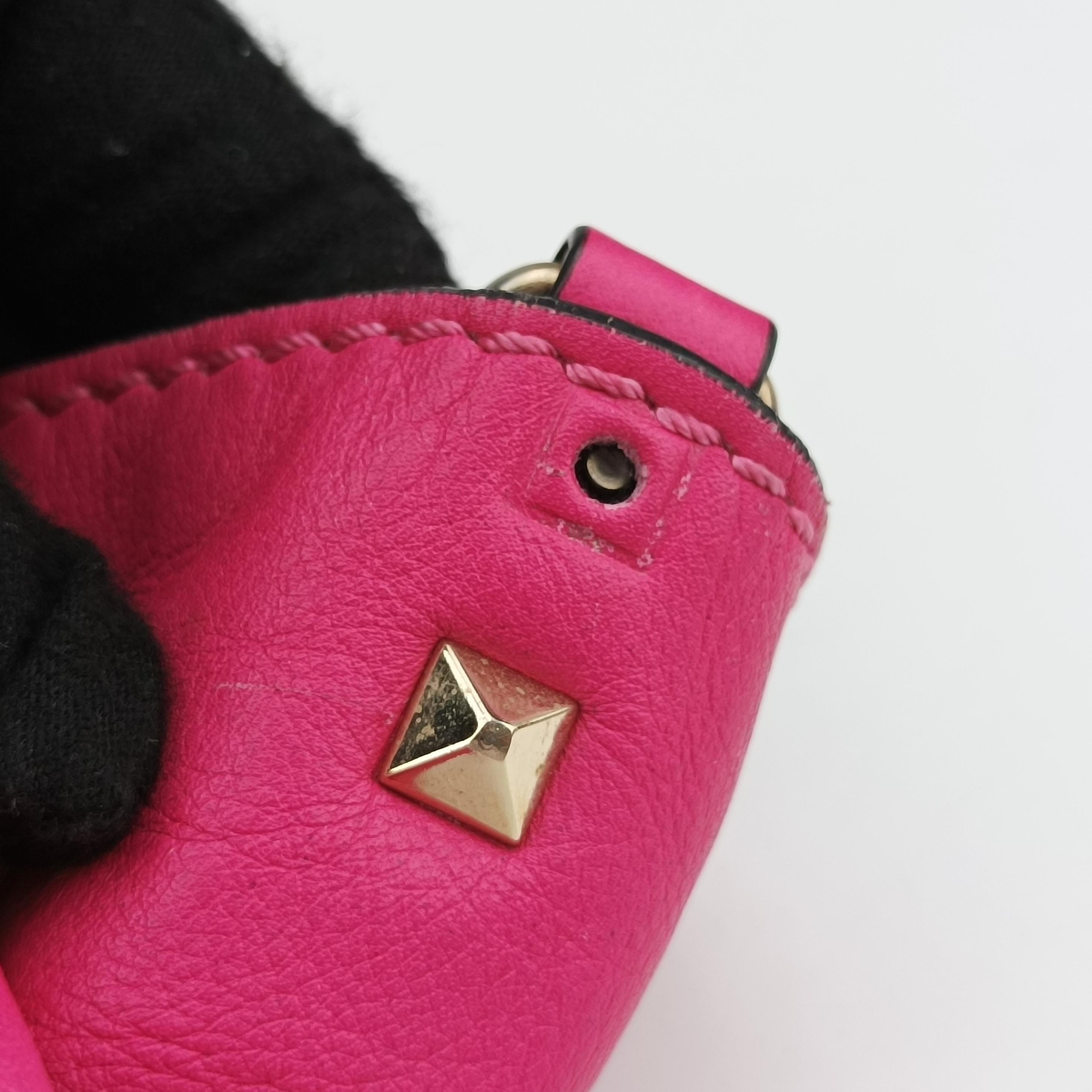 Pre-owned Valentino Rockstud Rose Leather  shoulderbag | stylenewstar