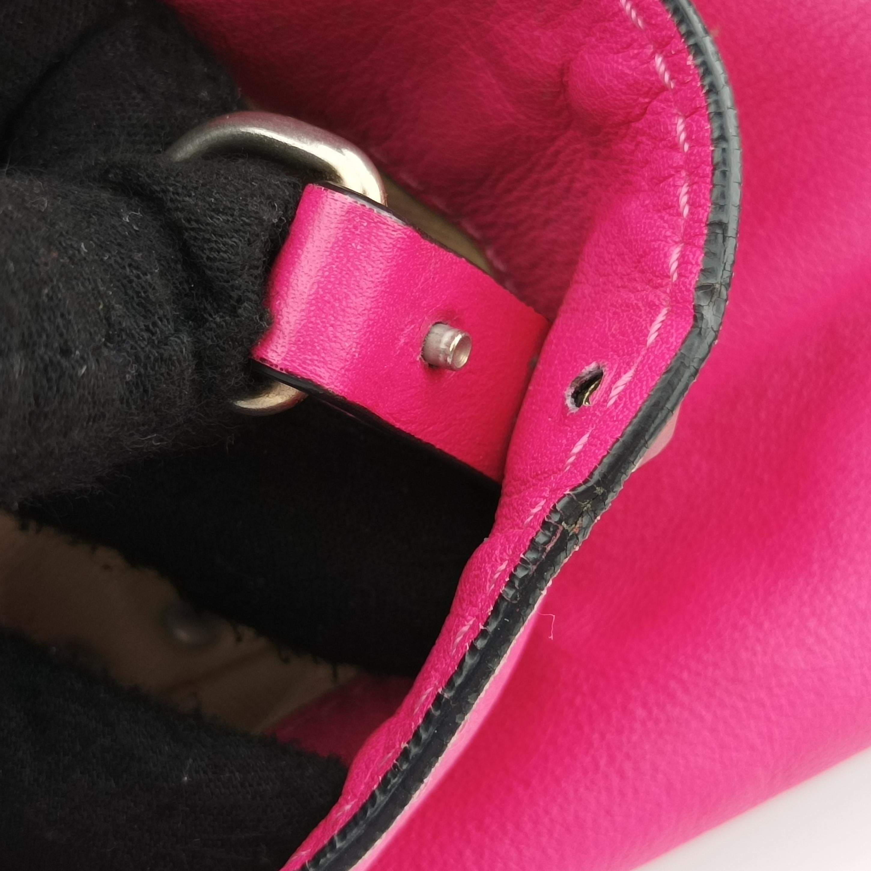 Pre-owned Valentino Rockstud Rose Leather  shoulderbag | stylenewstar