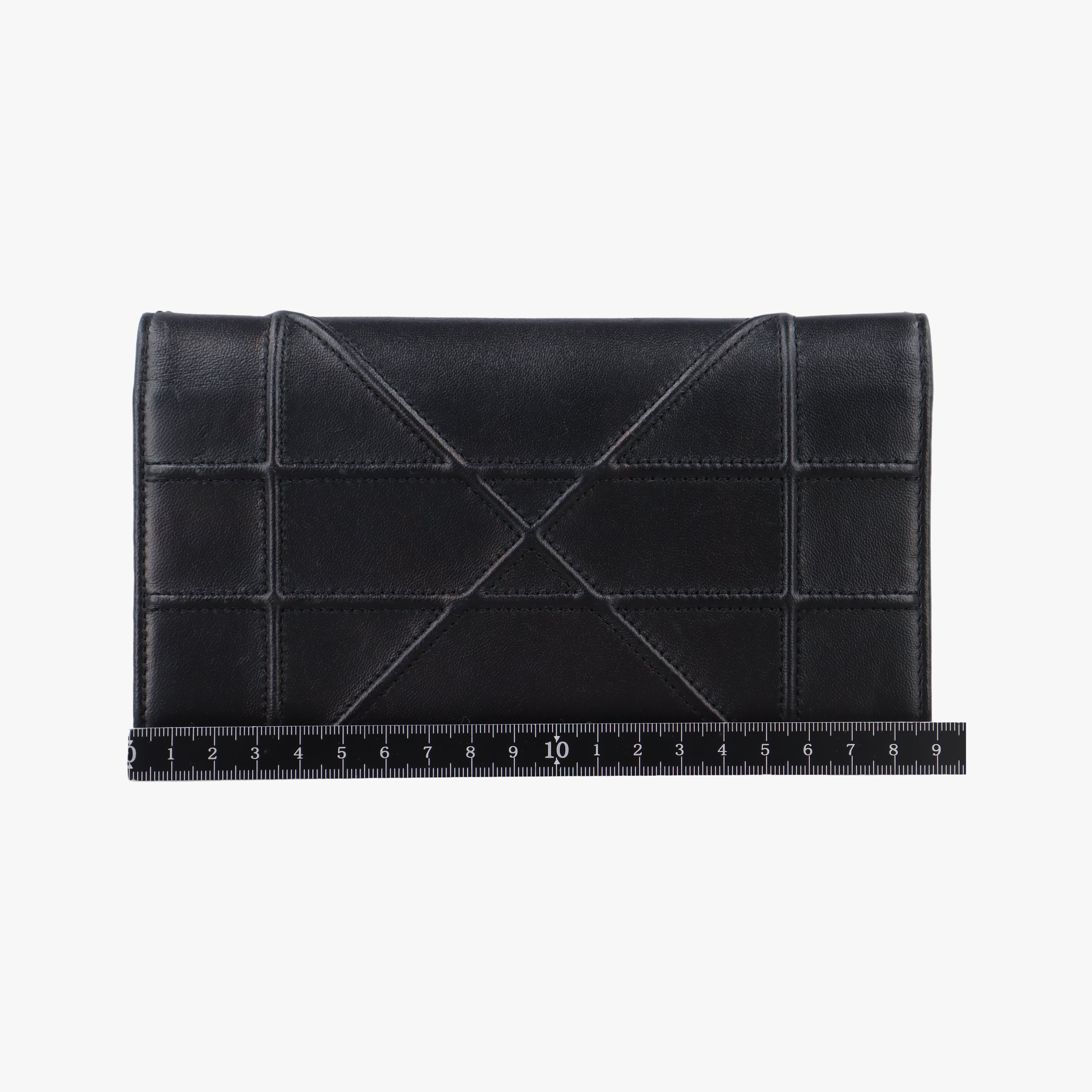 Pre-owned Christian Dior Diorama Black Leather  shoulderbag | stylenewstar