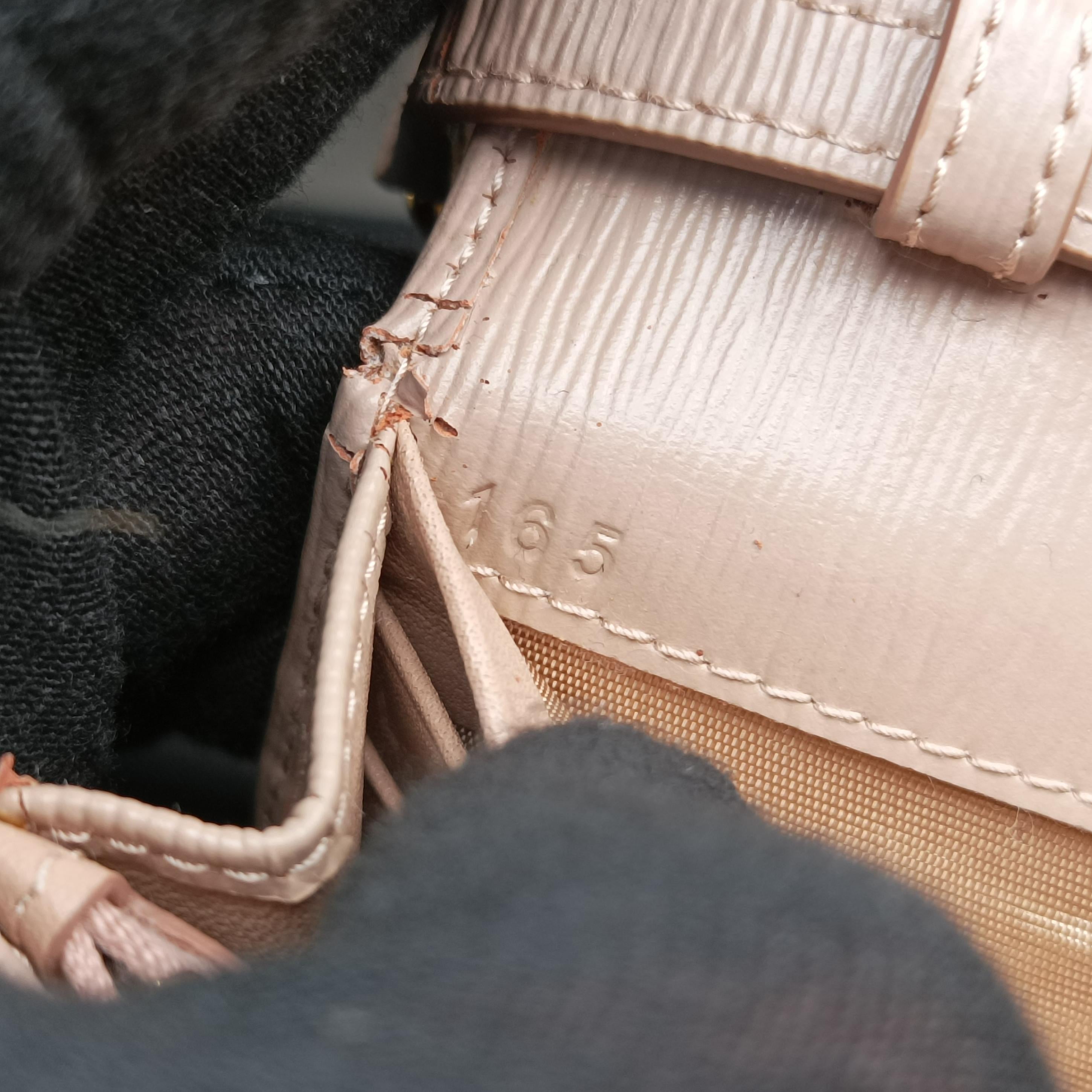 Pre-owned Prada Vitello Diano Beige Saffiano Leather  shoulderbag | stylenewstar