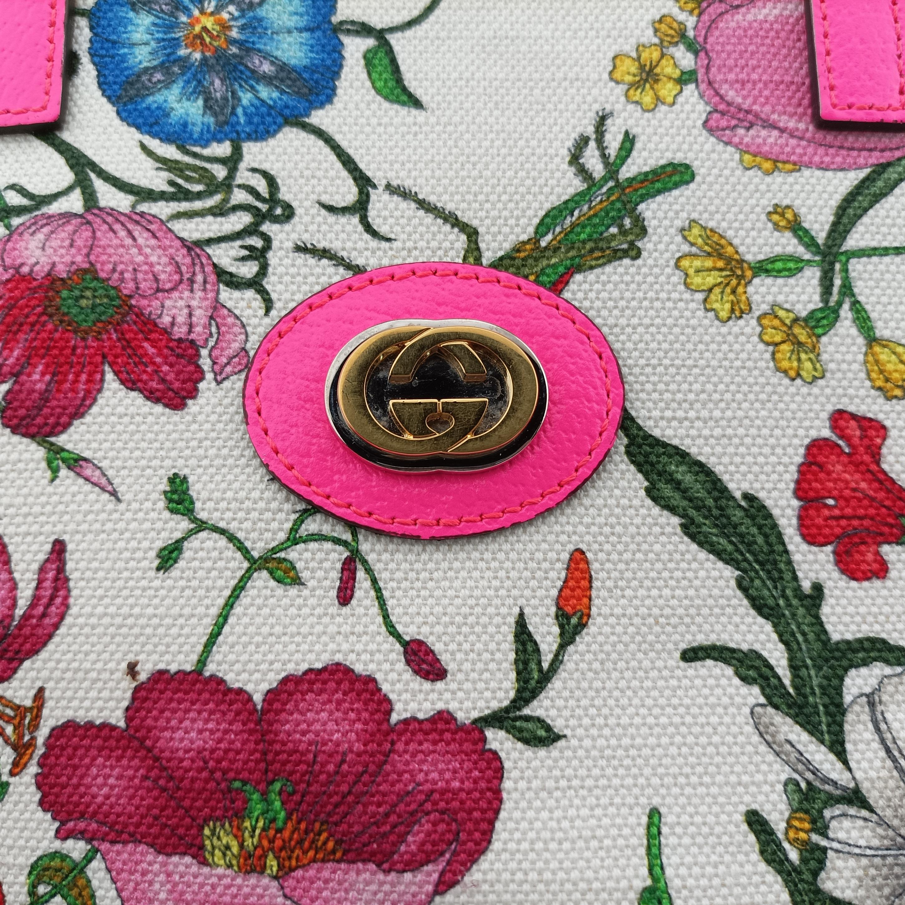 Pre-owned Gucci Flora Pink x White x Multicolor Canvas 550141 shoulderbag | stylenewstar