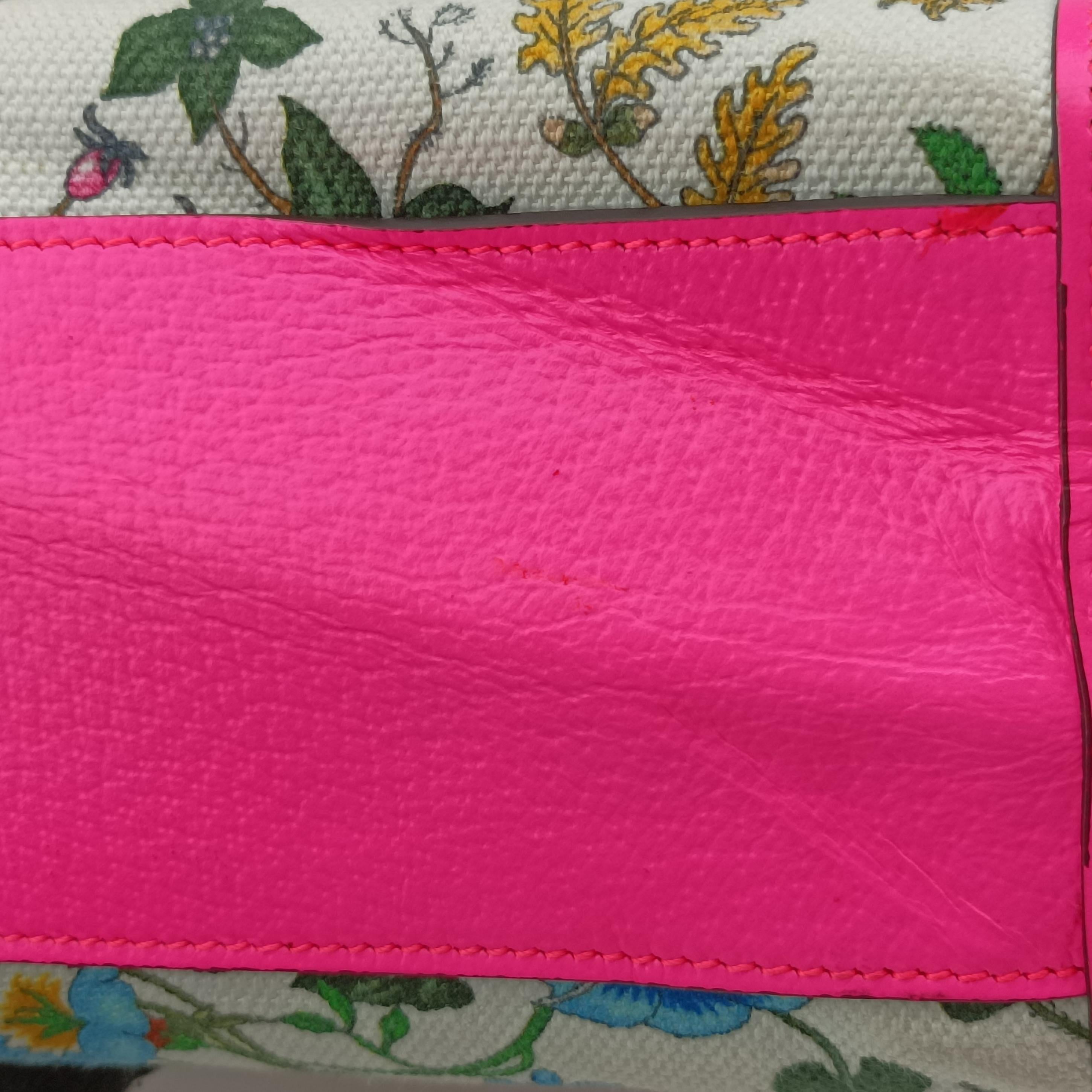 Pre-owned Gucci Flora Pink x White x Multicolor Canvas 550141 shoulderbag | stylenewstar