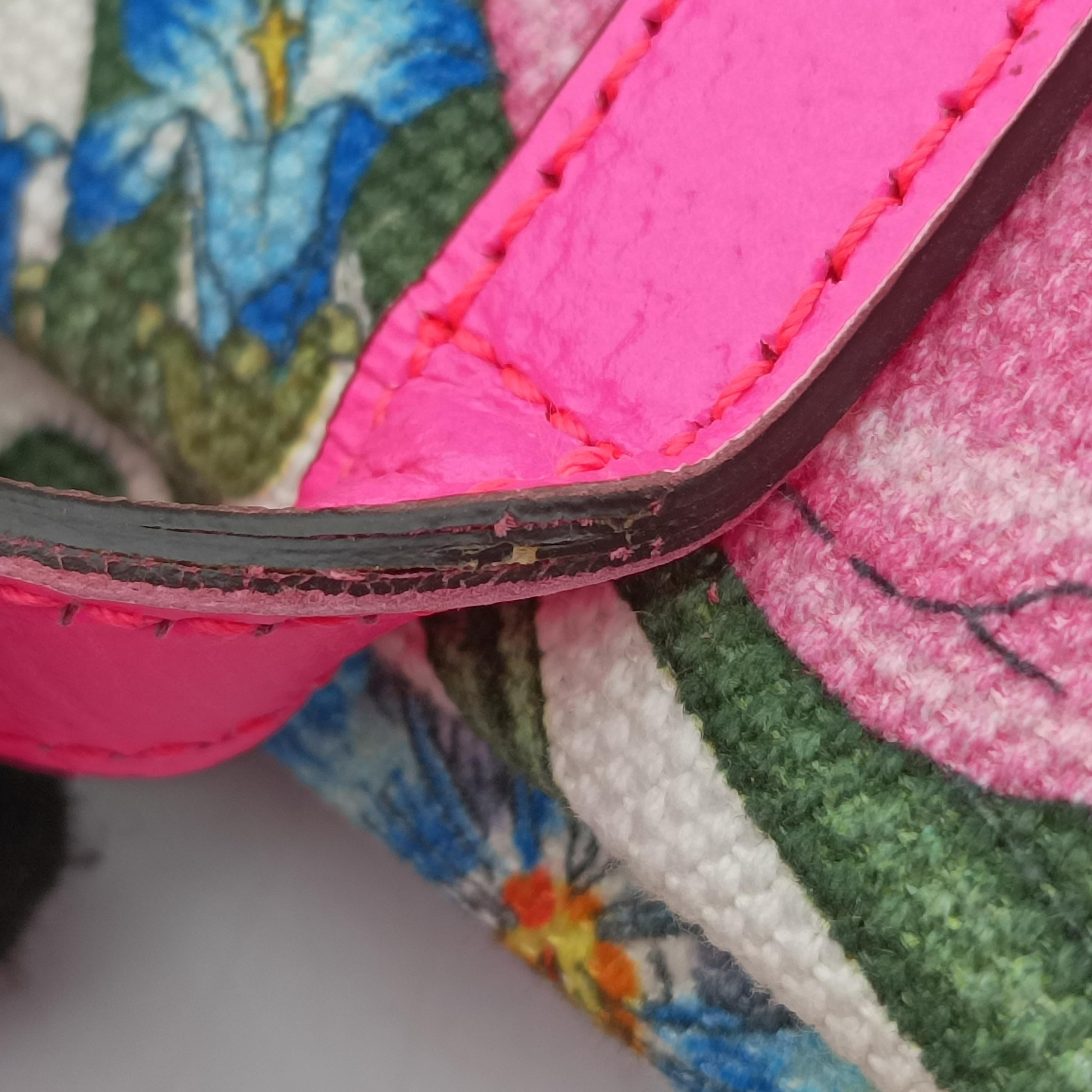 Pre-owned Gucci Flora Pink x White x Multicolor Canvas 550141 shoulderbag | stylenewstar