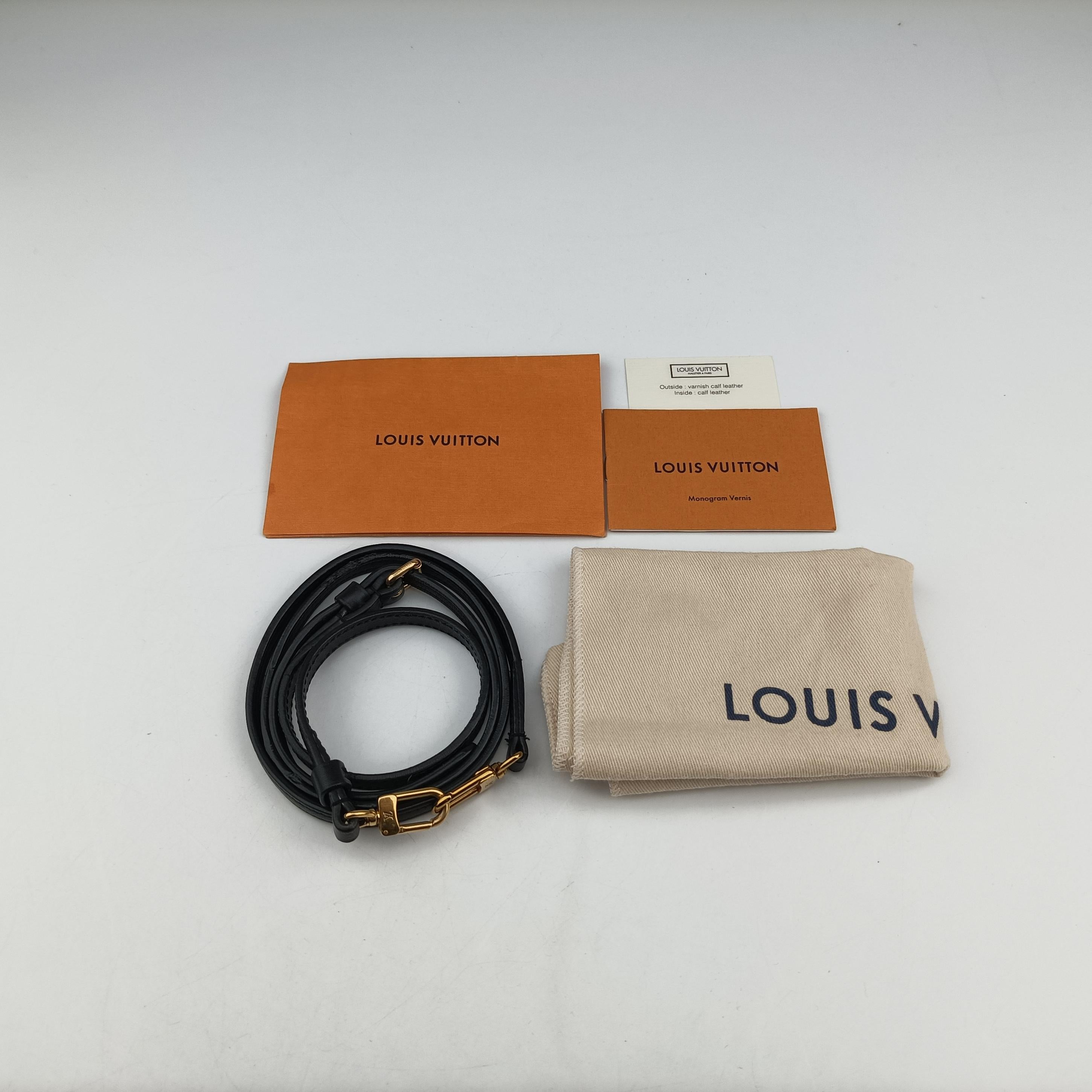 Vintage Louis Vuitton Mini Boite Chapeau Souple Noir Vernis M90469 shoulderbag | stylenewstar