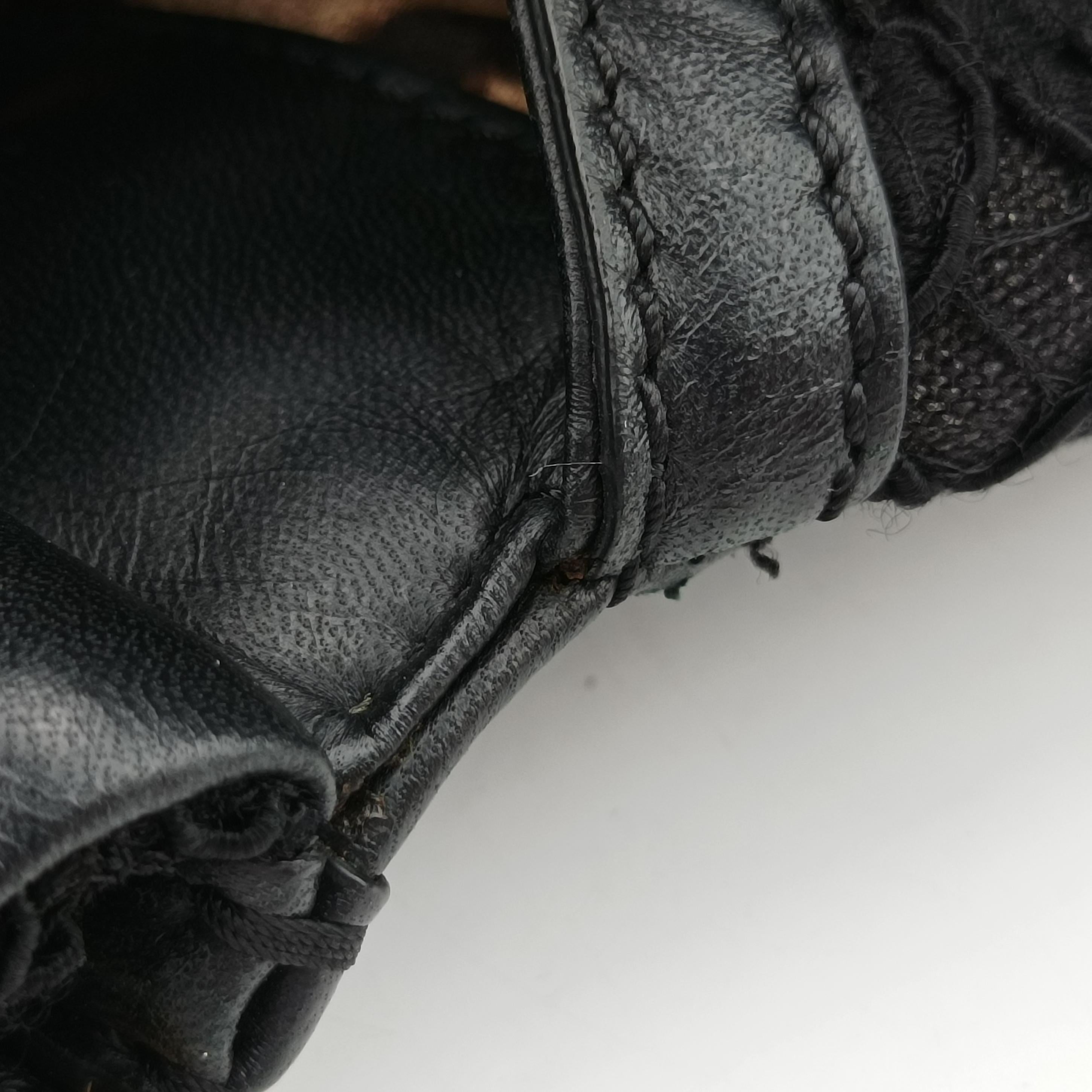 Pre-owned Dolce & Gabbana SICILY Black Leather  shoulderbag | stylenewstar