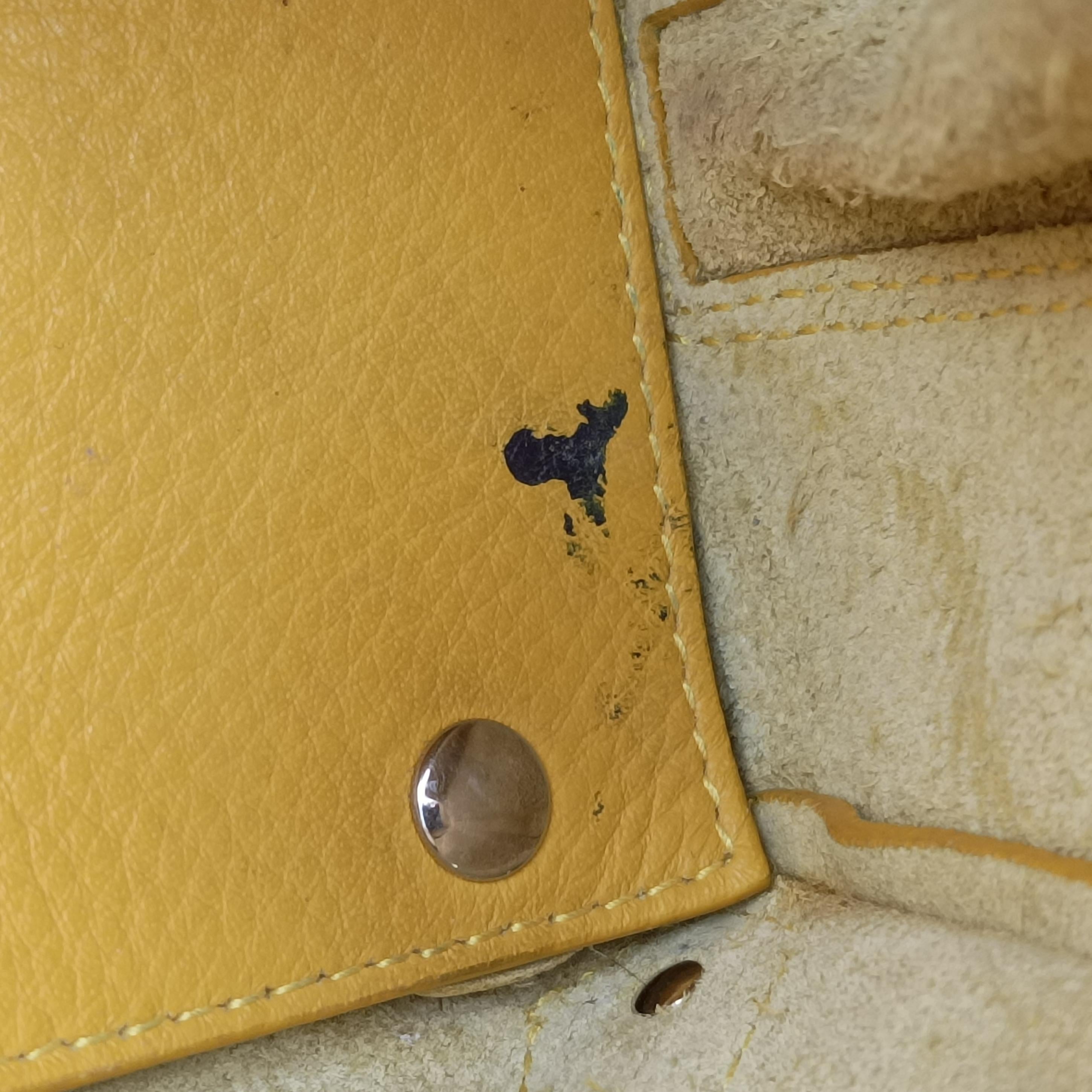 Pre-owned Balenciaga Paper A6 Zip Around Yellow Leather 370926 shoulderbag | stylenewstar