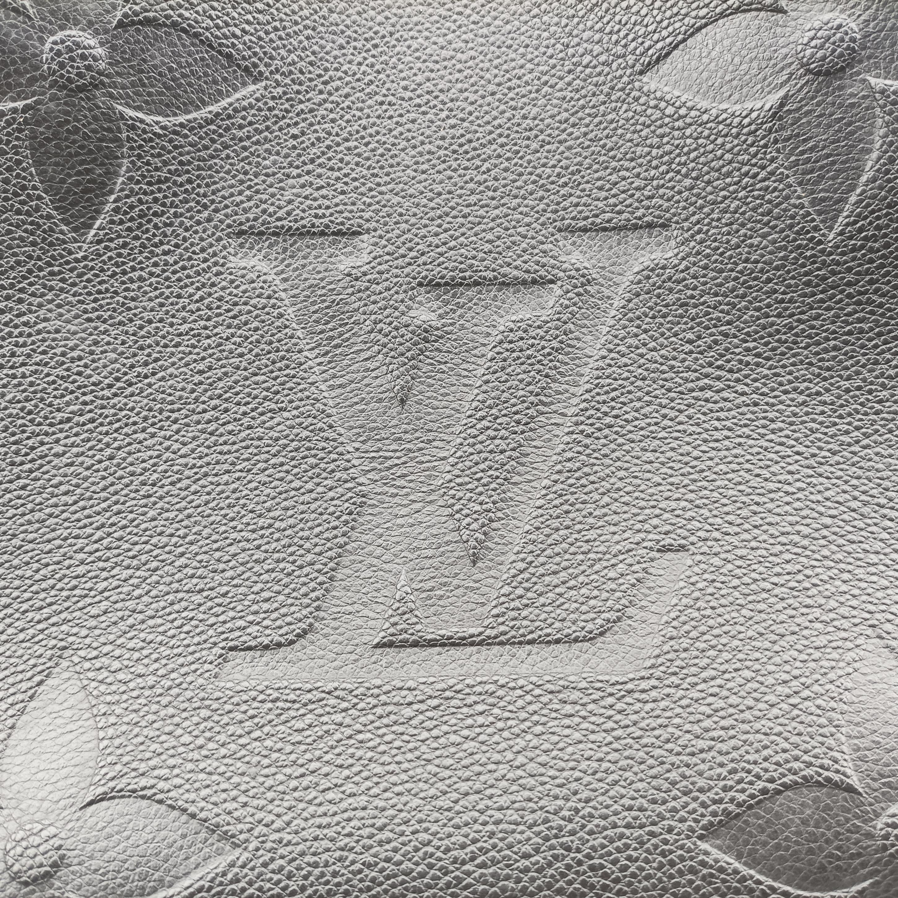 Pre-owned Louis Vuitton OnTheGo GM Noir Monogram Empreinte Giant M44925 shoulderbag | stylenewstar