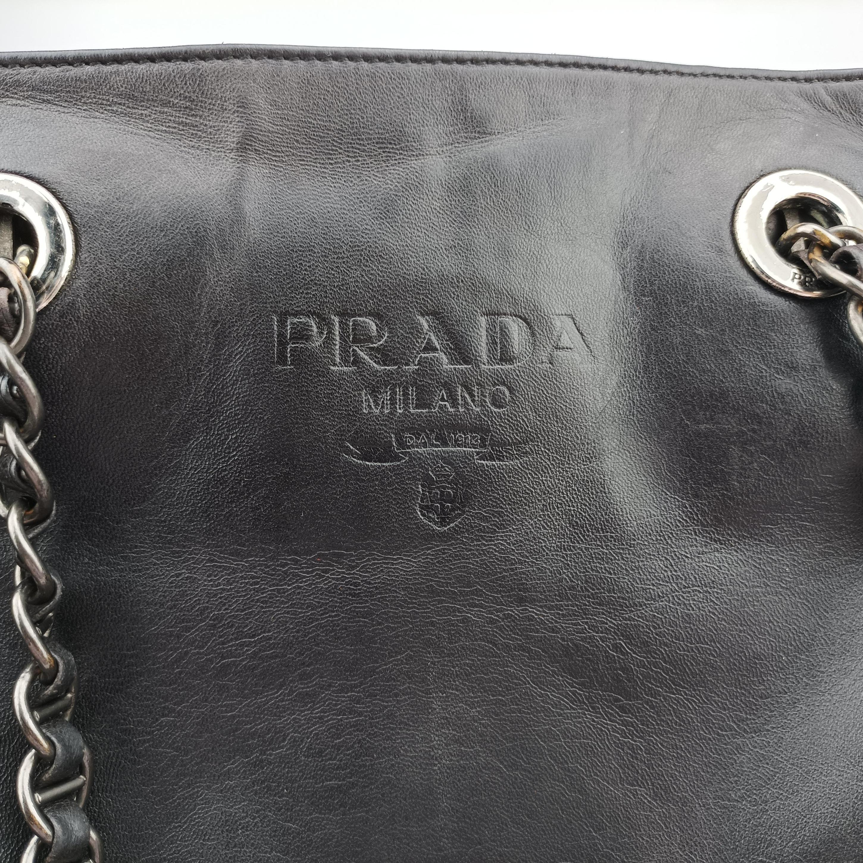 Vintage Prada Nappa Catena Black Leather  shoulderbag | stylenewstar