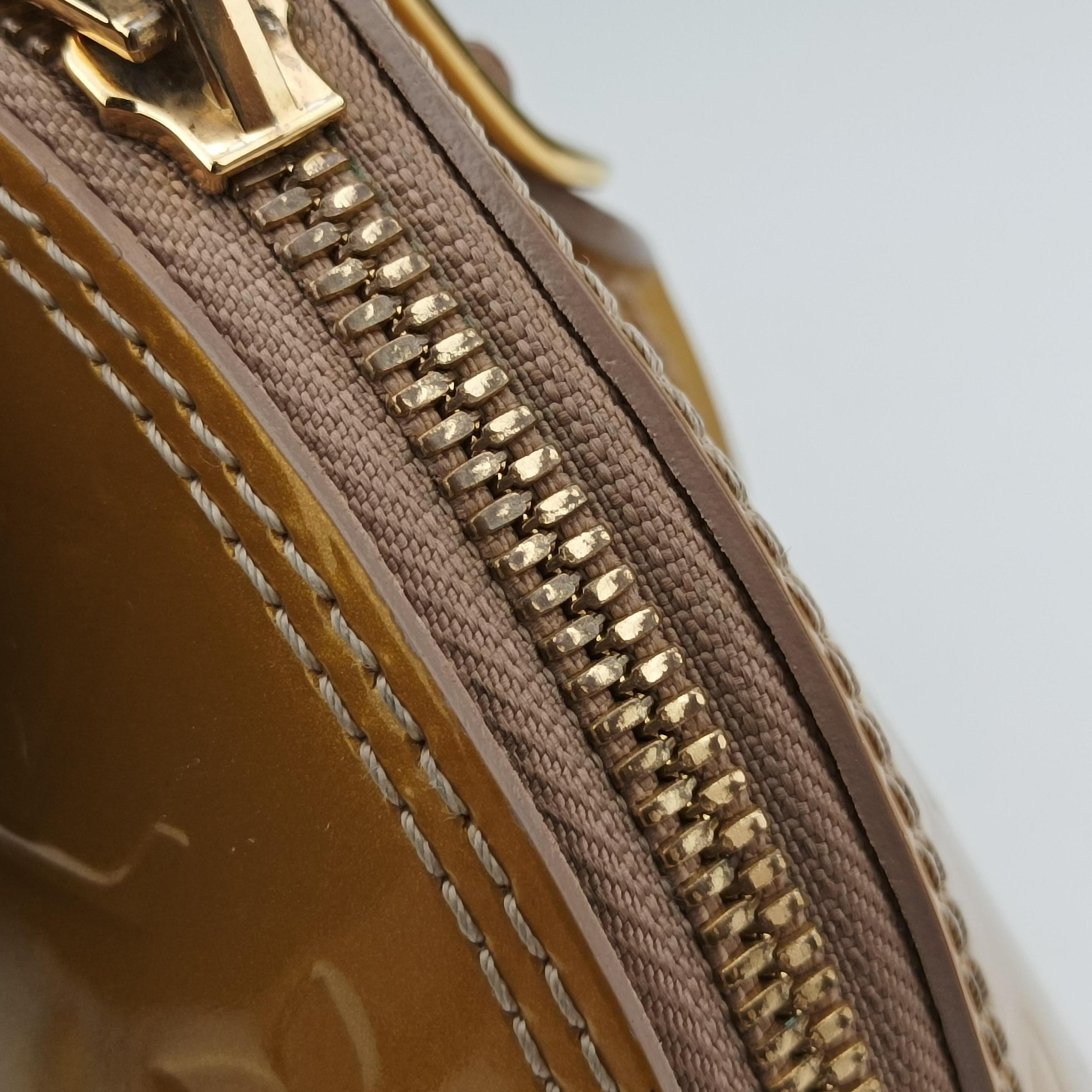 Vintage Louis Vuitton Alma BB Beige Poudre Vernis M91752 shoulderbag | stylenewstar