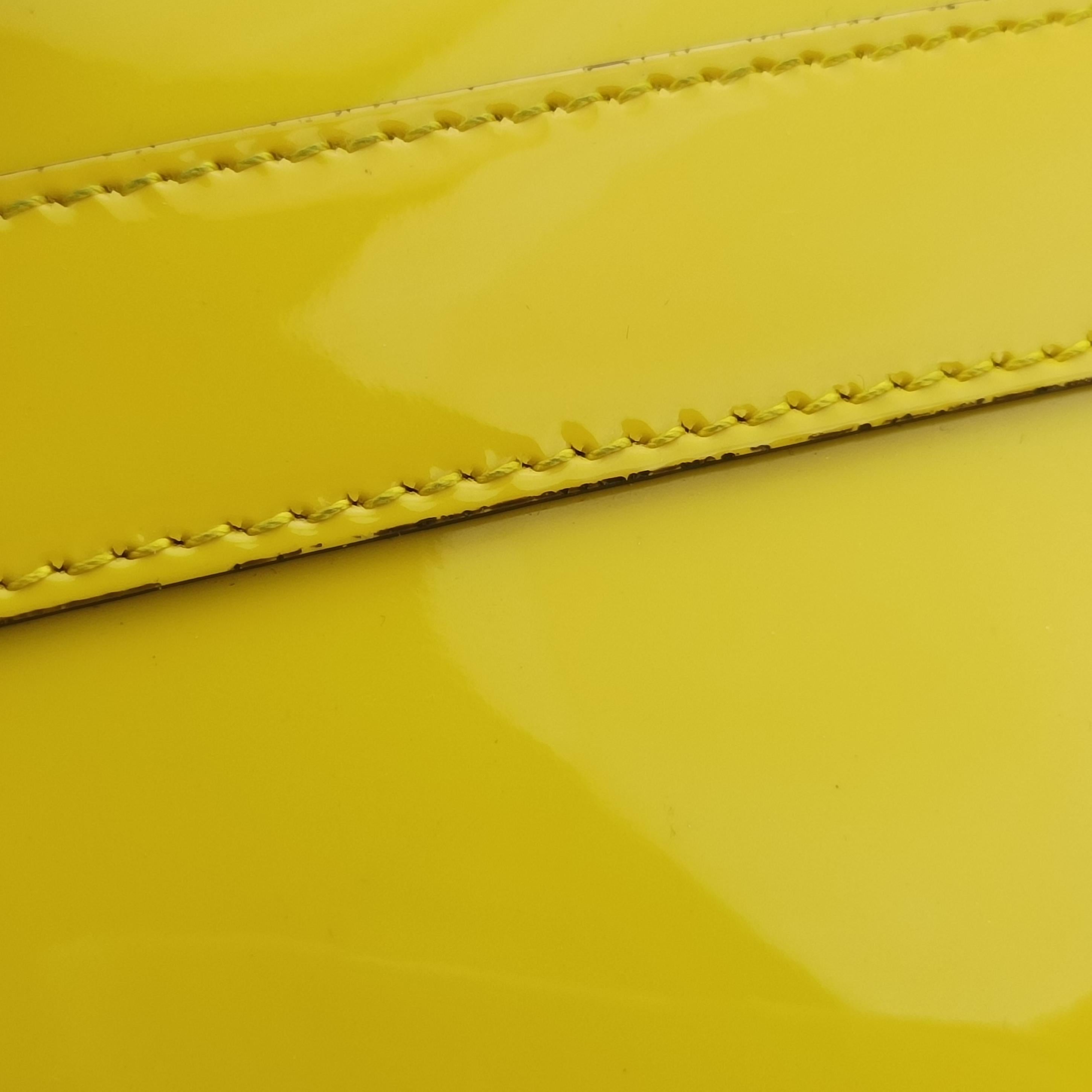 Pre-owned Gucci Bright Bit Yellow Patent 371925 shoulderbag | stylenewstar