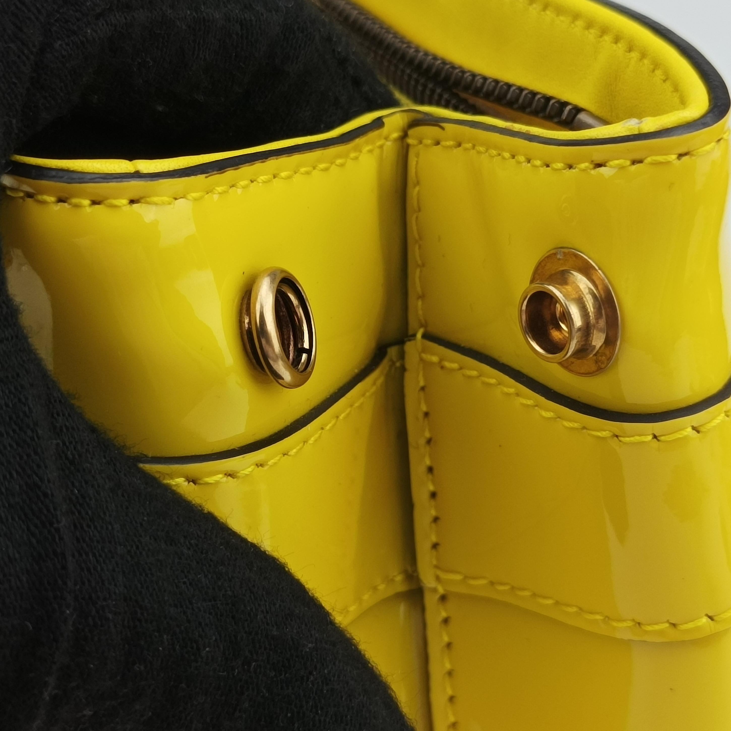 Pre-owned Gucci Bright Bit Yellow Patent 371925 shoulderbag | stylenewstar