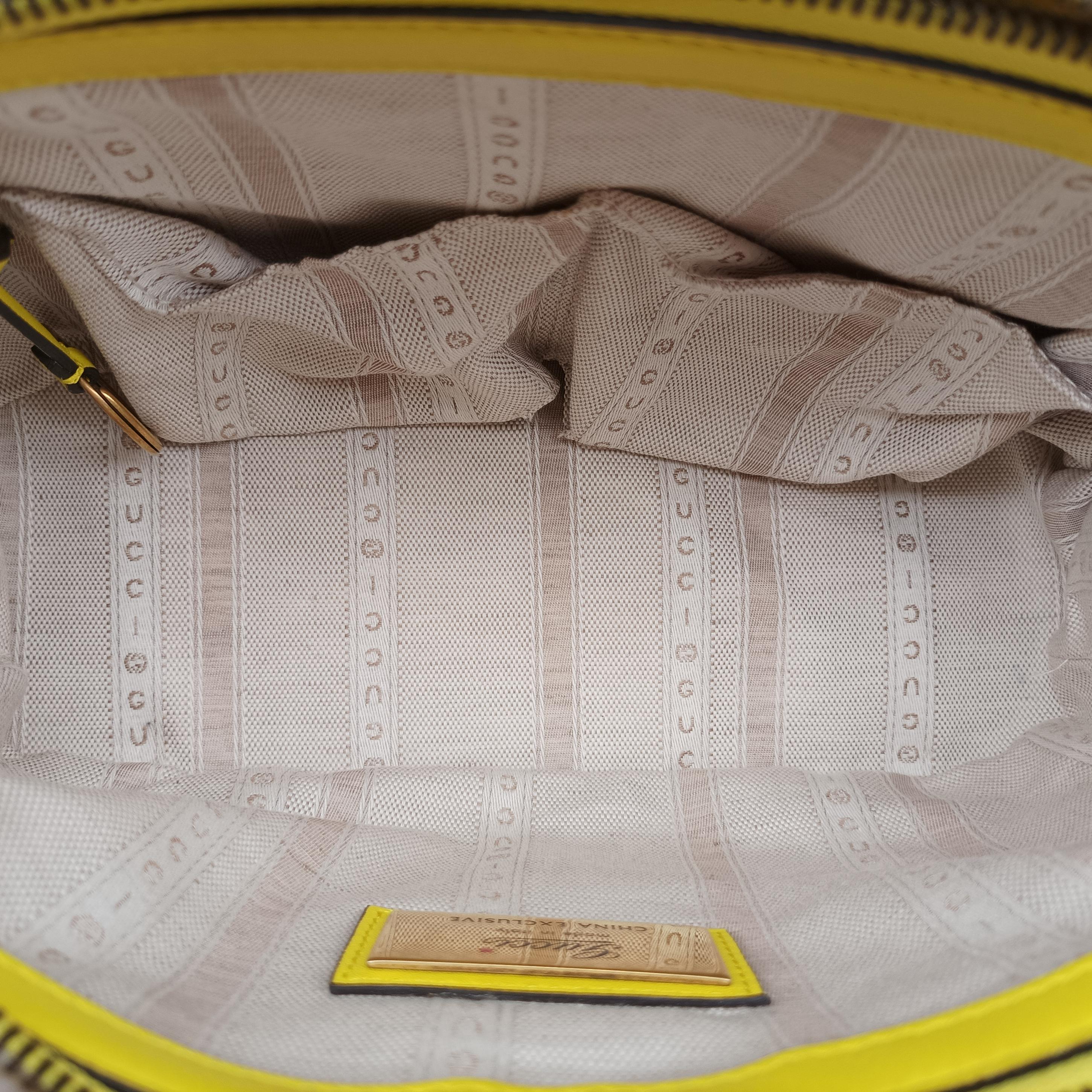Pre-owned Gucci Bright Bit Yellow Patent 371925 shoulderbag | stylenewstar