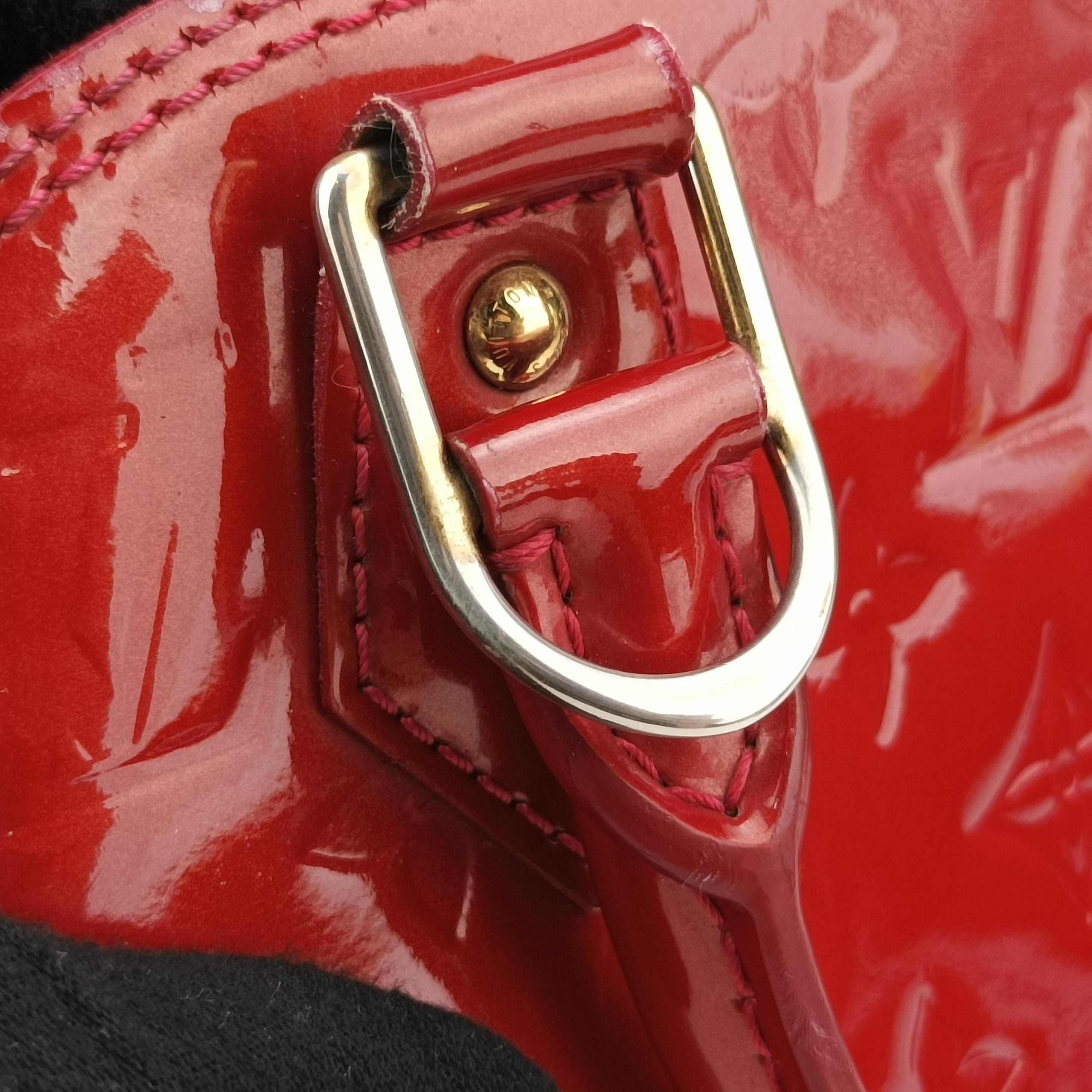 Secondhand Louis Vuitton Alma BB CERISE Vernis M90174 shoulderbag | stylenewstar
