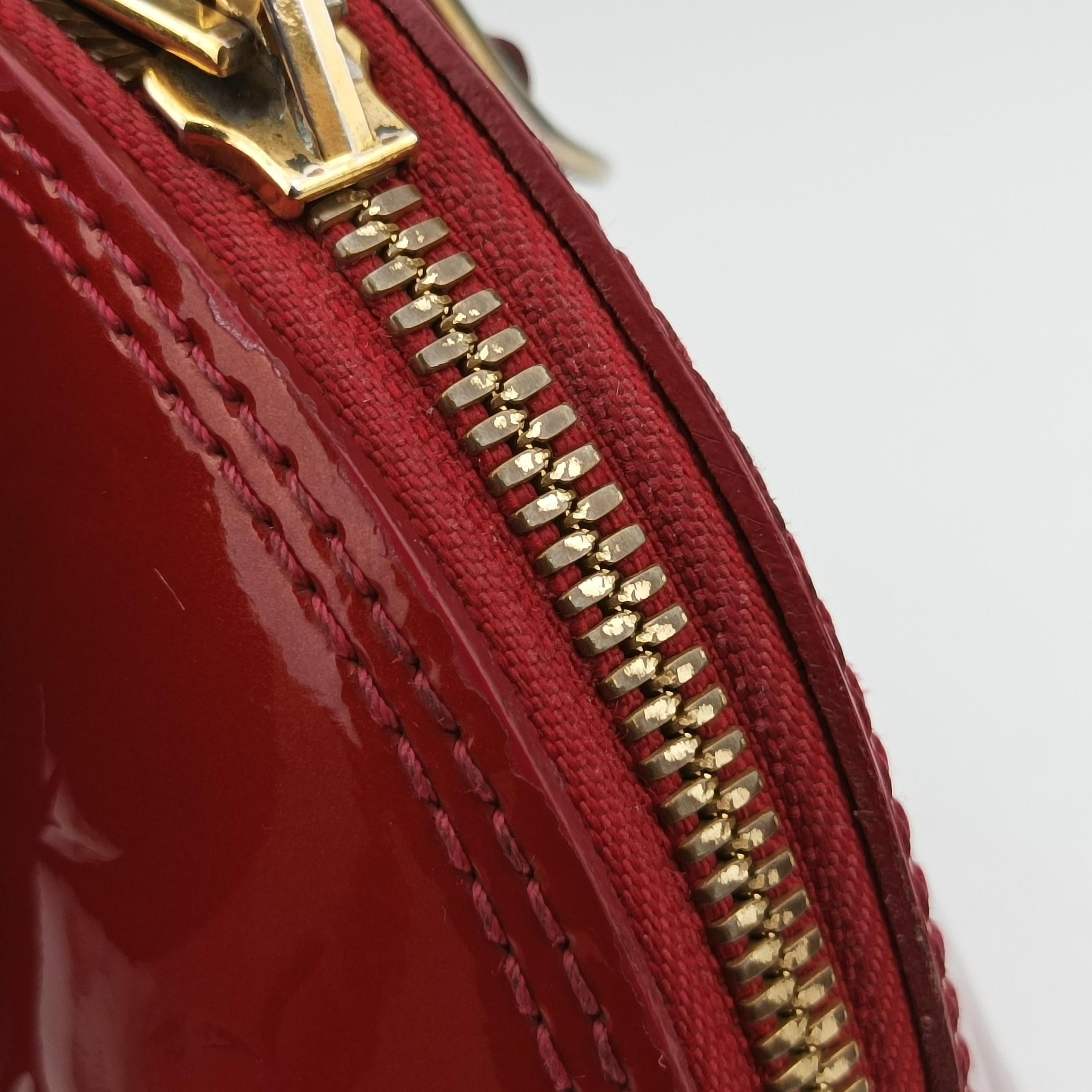 Secondhand Louis Vuitton Alma BB CERISE Vernis M90174 shoulderbag | stylenewstar