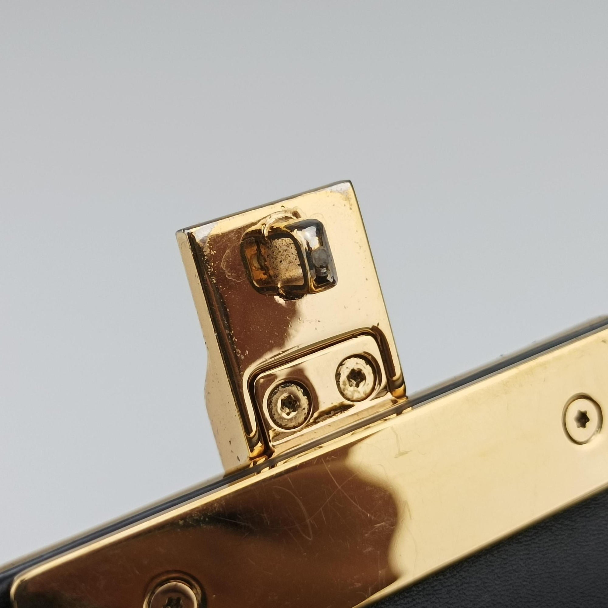 Pre-owned Gucci Padlock Black Leather 432182 shoulderbag | stylenewstar