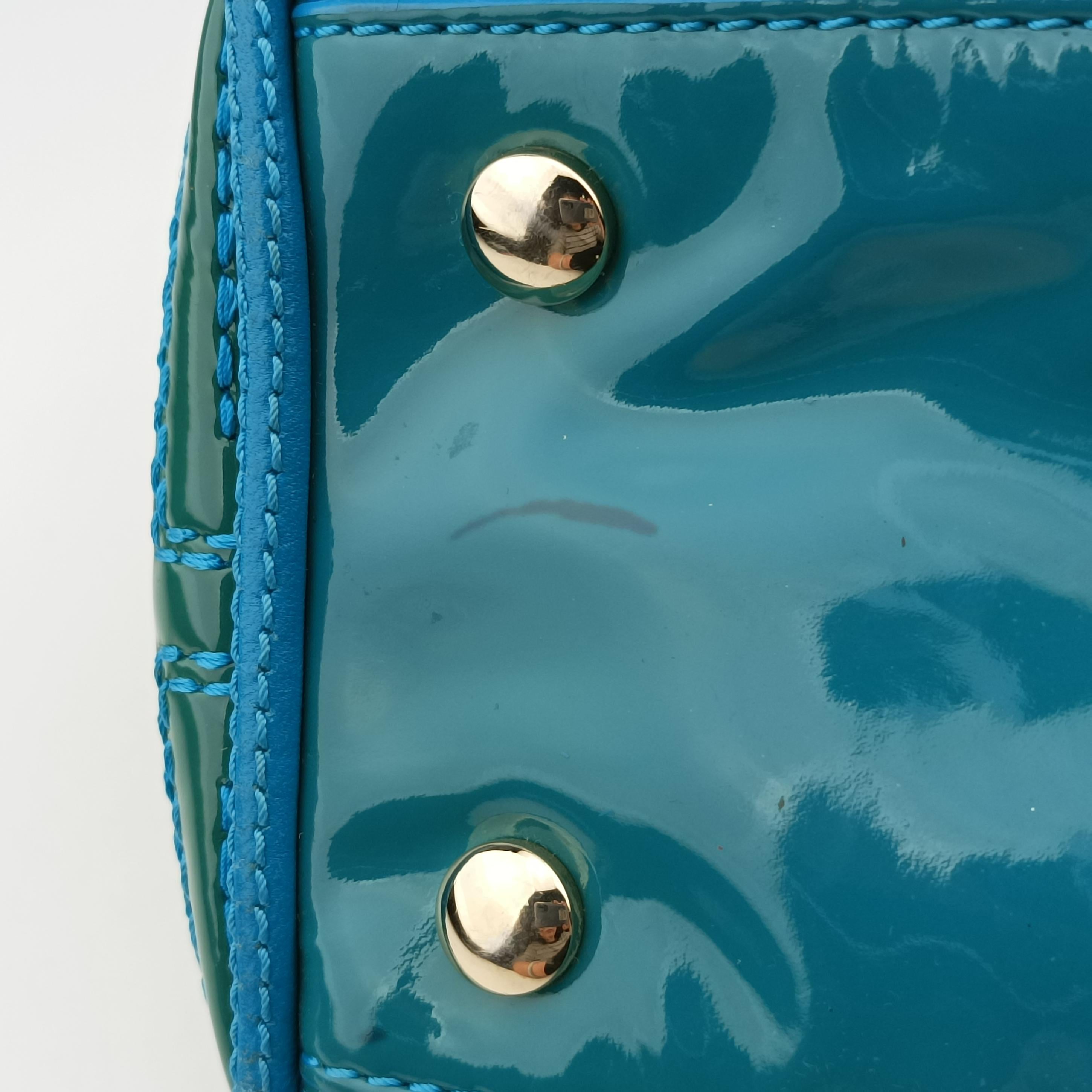 Pre-owned VERSACE Couture Green Patent  shoulderbag | stylenewstar