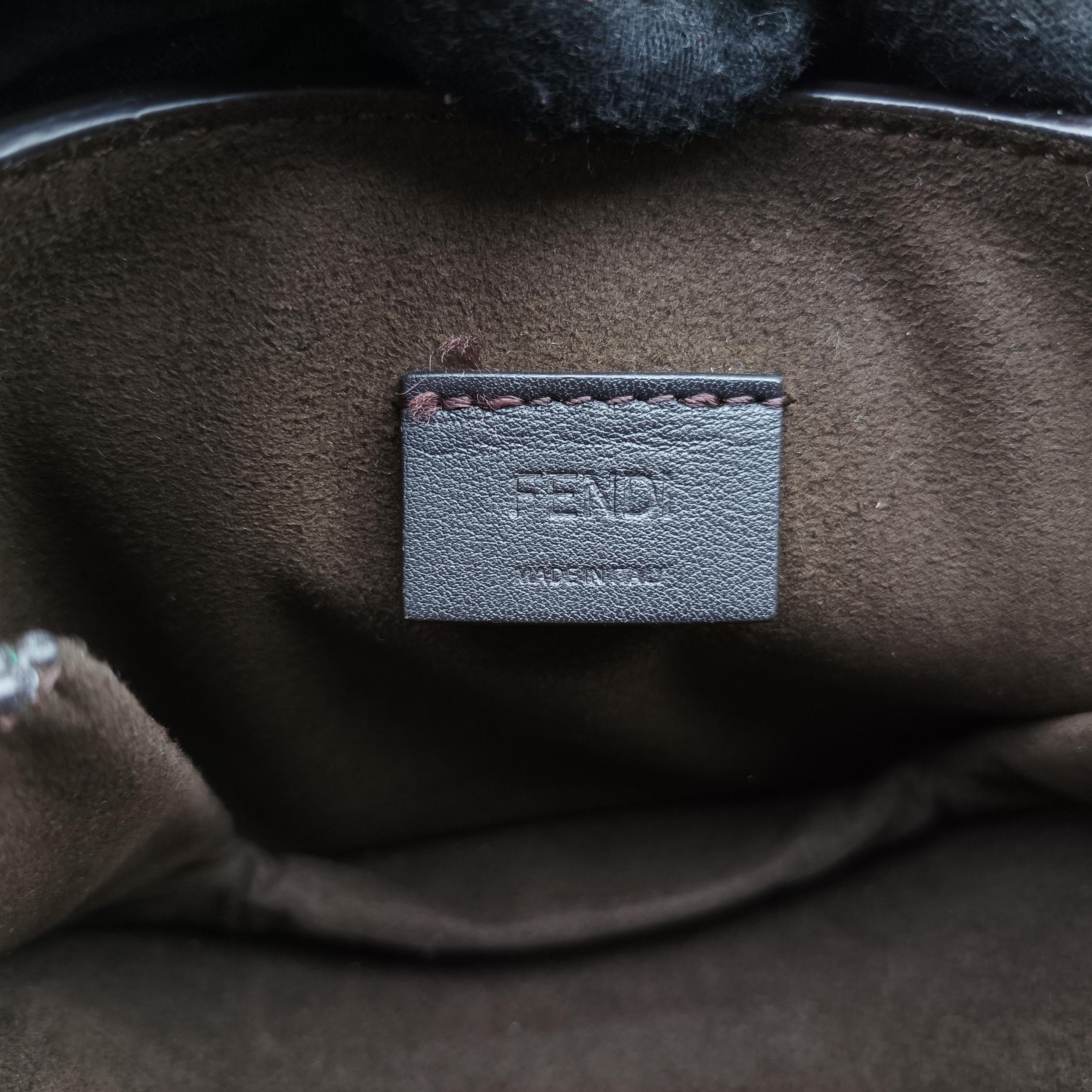 Pre-owned Fendi Fab Green Leather 8BT325 shoulderbag | stylenewstar