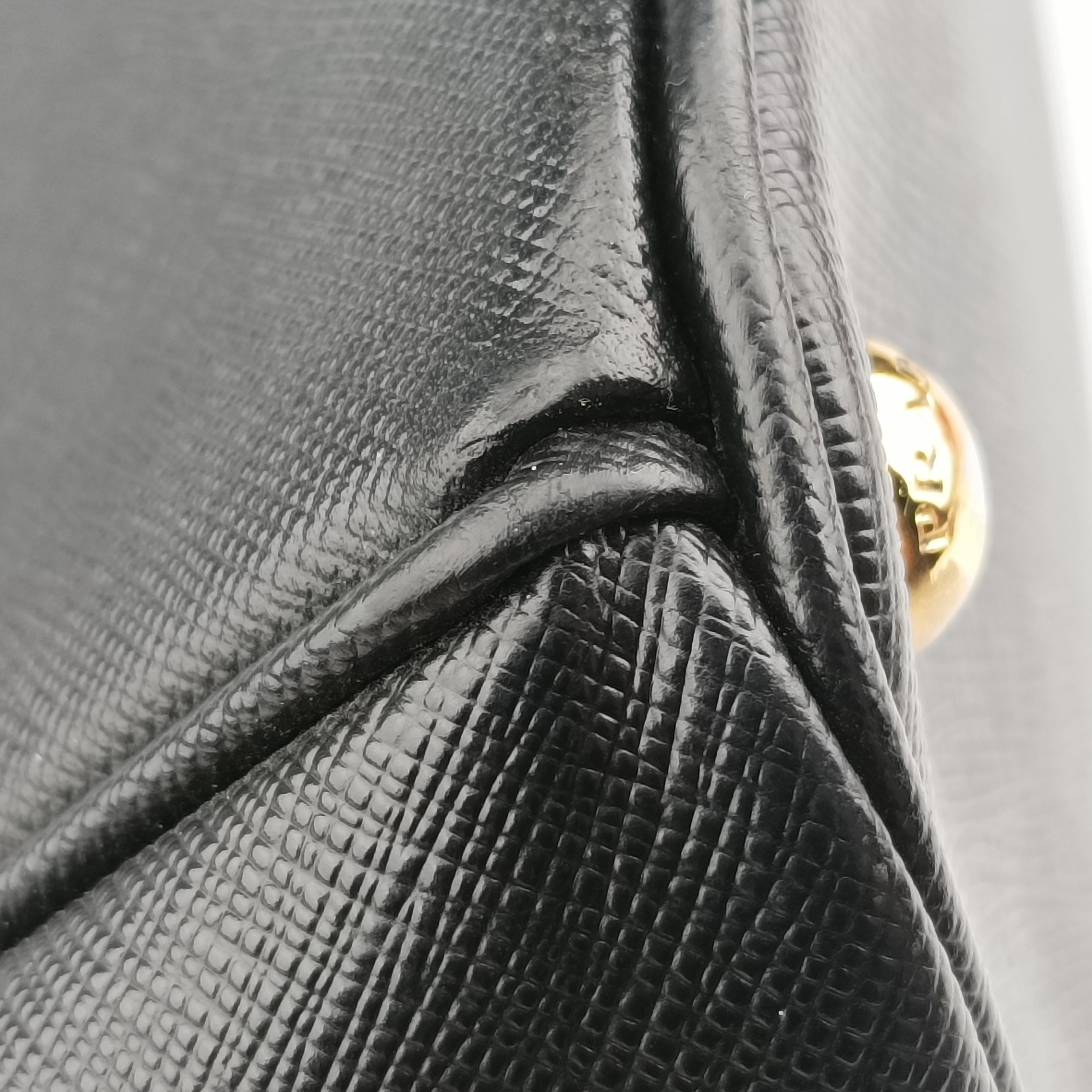 Pre-owned Prada Galleria Black SAFFIANO Leather BN1786 handbag | stylenewstar
