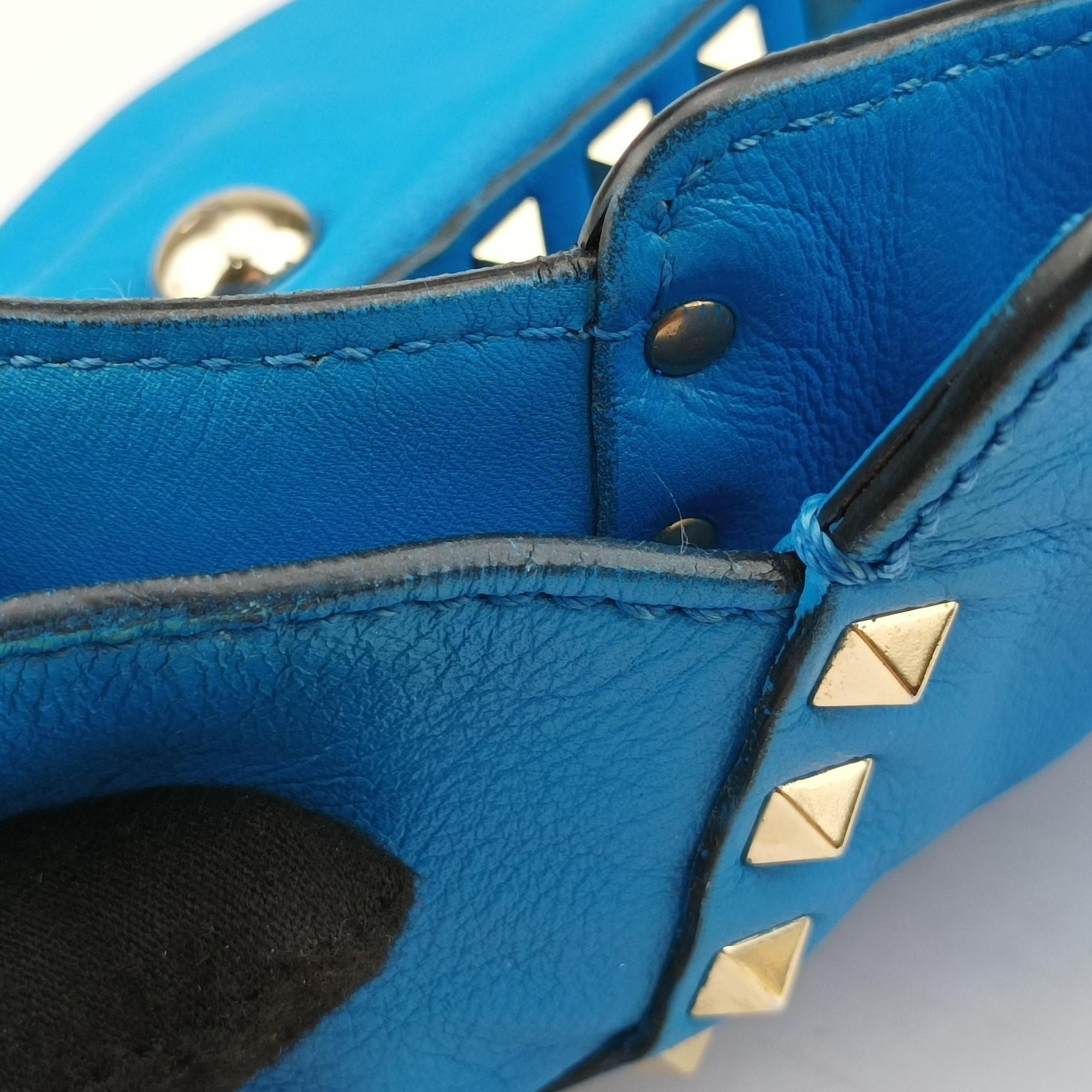 Pre-owned Valentino Rockstud Blue Leather  shoulderbag | stylenewstar