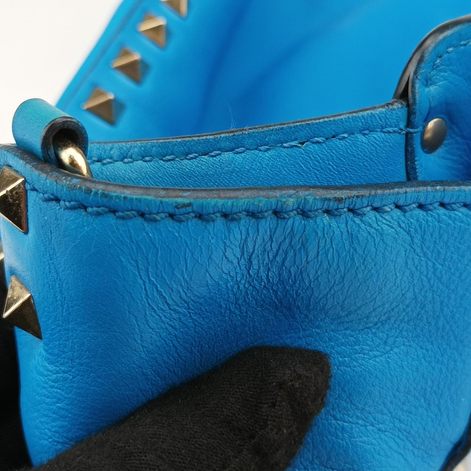 Pre-owned Valentino Rockstud Blue Leather  shoulderbag | stylenewstar