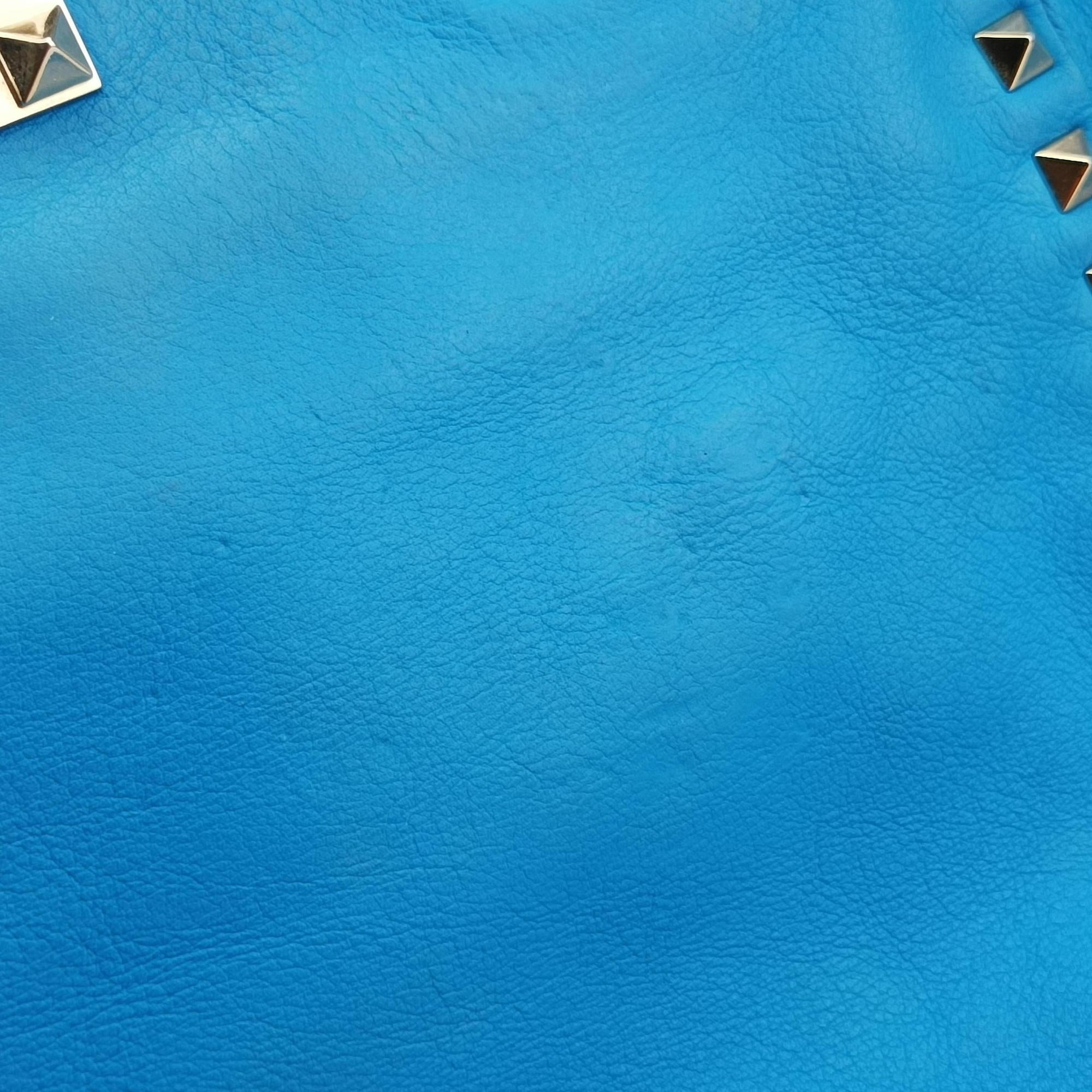 Pre-owned Valentino Rockstud Blue Leather  shoulderbag | stylenewstar