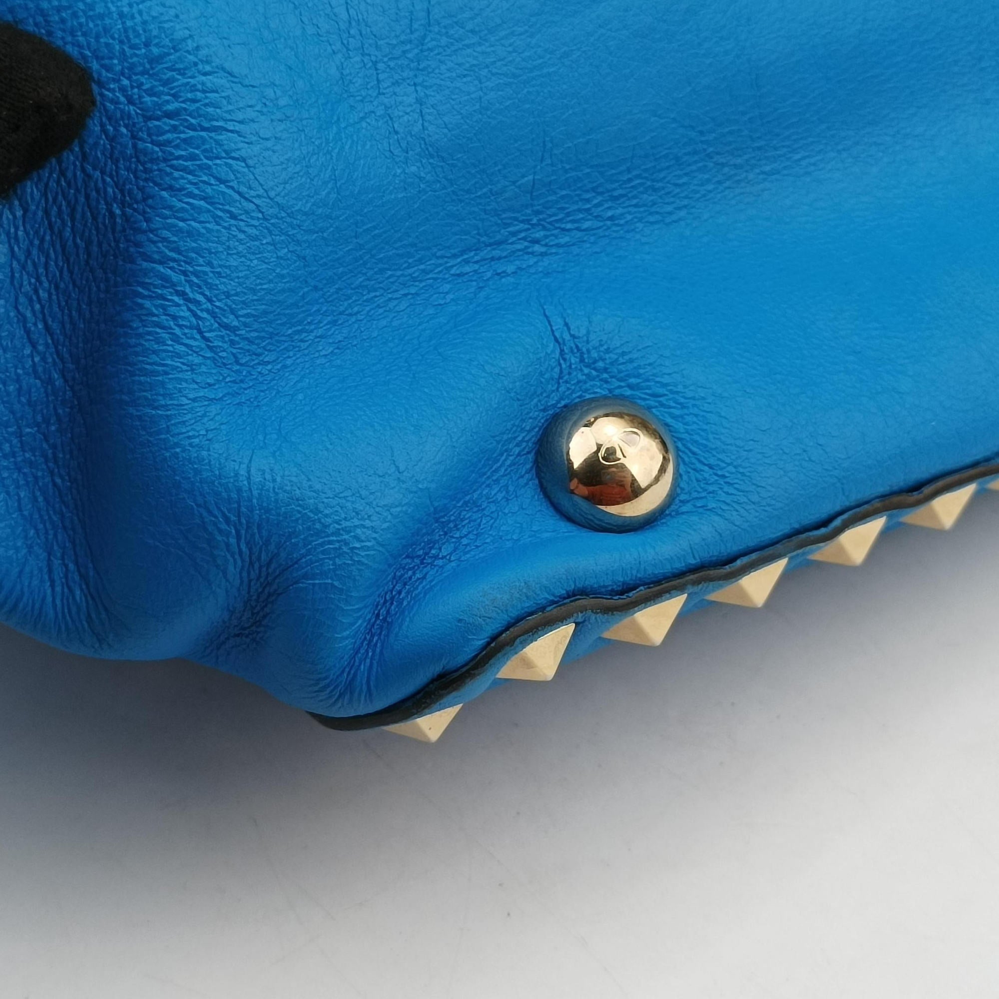 Pre-owned Valentino Rockstud Blue Leather  shoulderbag | stylenewstar