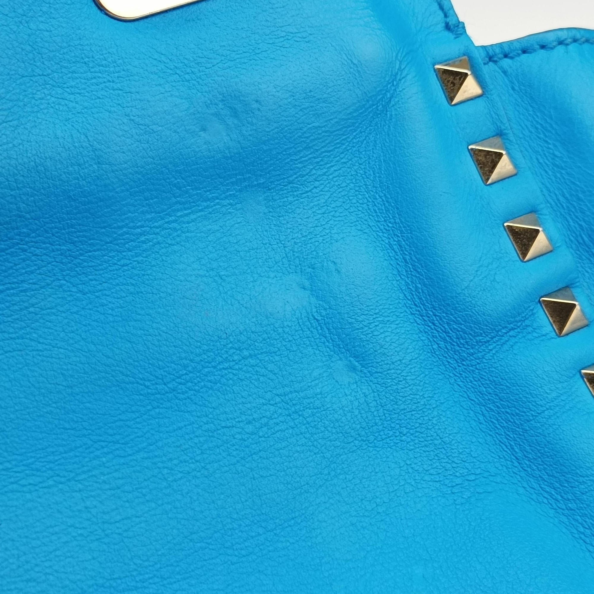 Pre-owned Valentino Rockstud Blue Leather  shoulderbag | stylenewstar