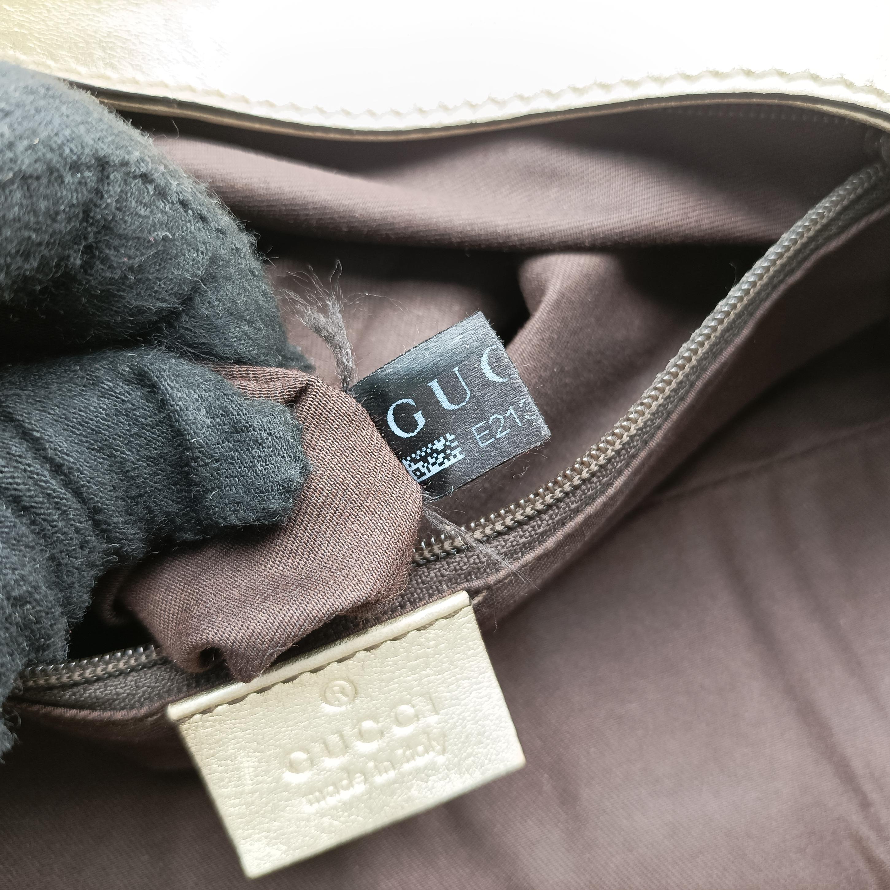 Secondhand Gucci Abbey D-ring Hobo Beige canvas 189835 handbag | stylenewstar