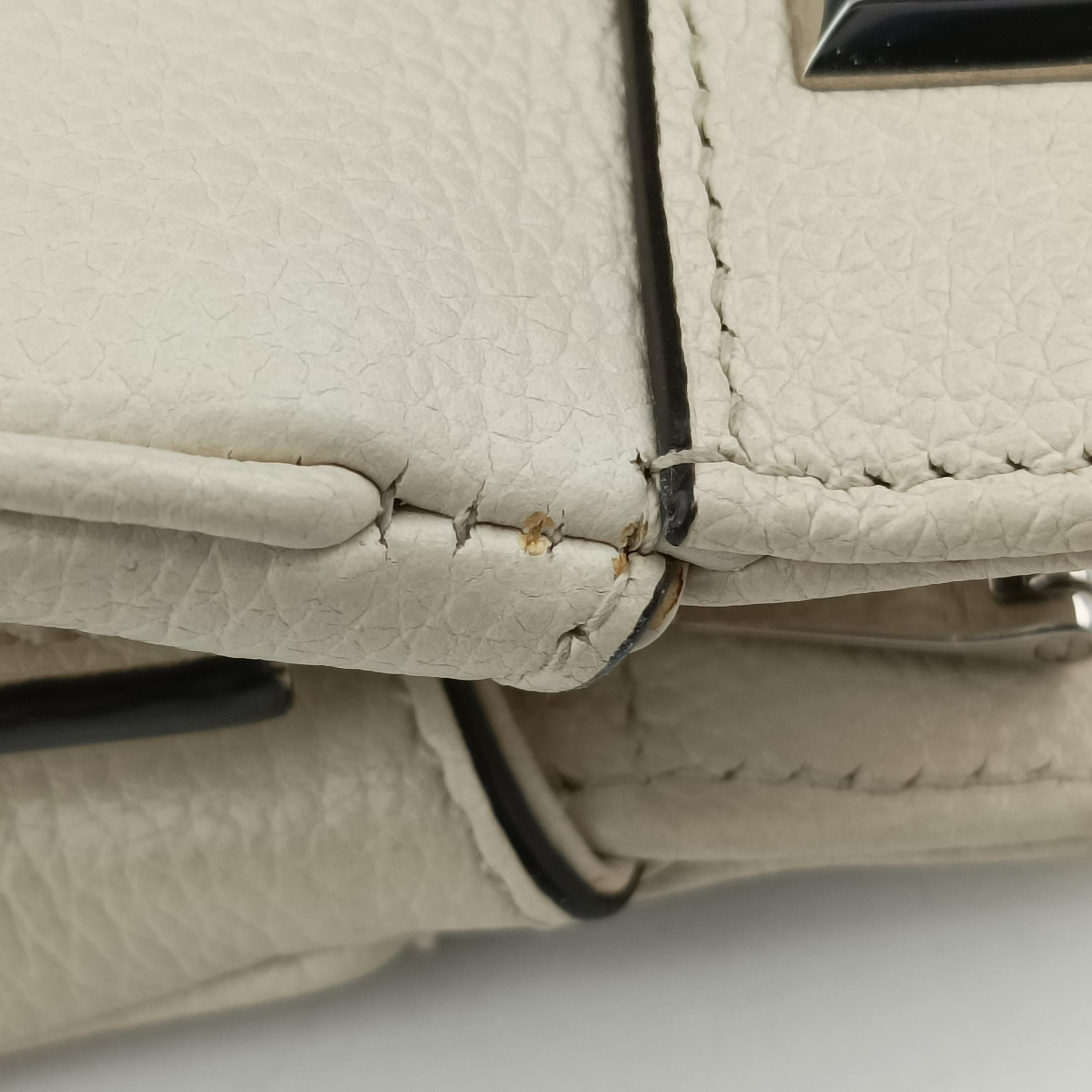 Pre-owned Gucci Zumi White Leather 569712 shoulderbag | stylenewstar