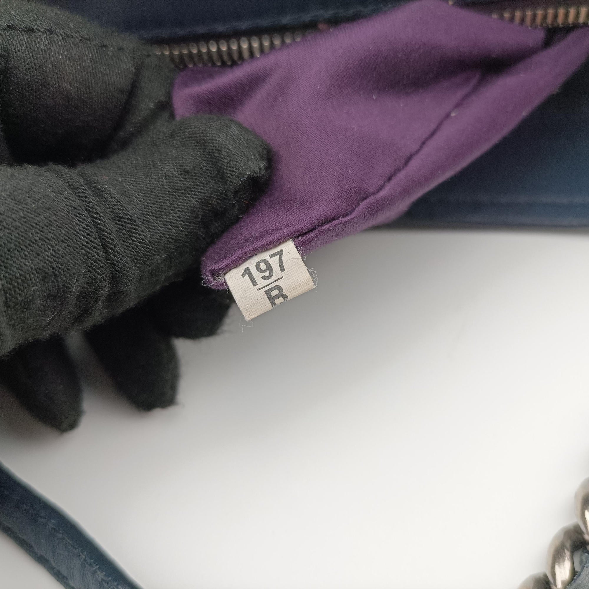 Pre-owned Miu Miu Matelasse Navy Leather RR1782 shoulderbag | stylenewstar