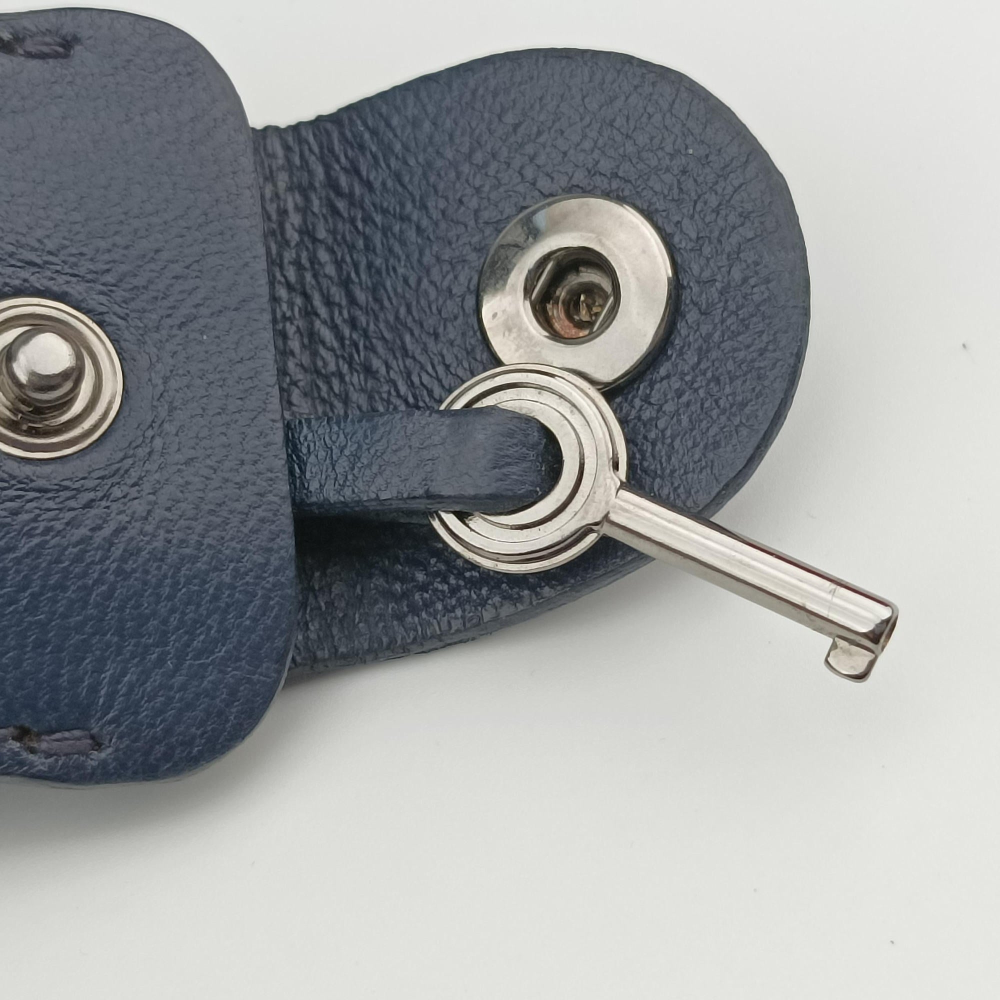 Pre-owned Miu Miu Matelasse Navy Leather RR1782 shoulderbag | stylenewstar