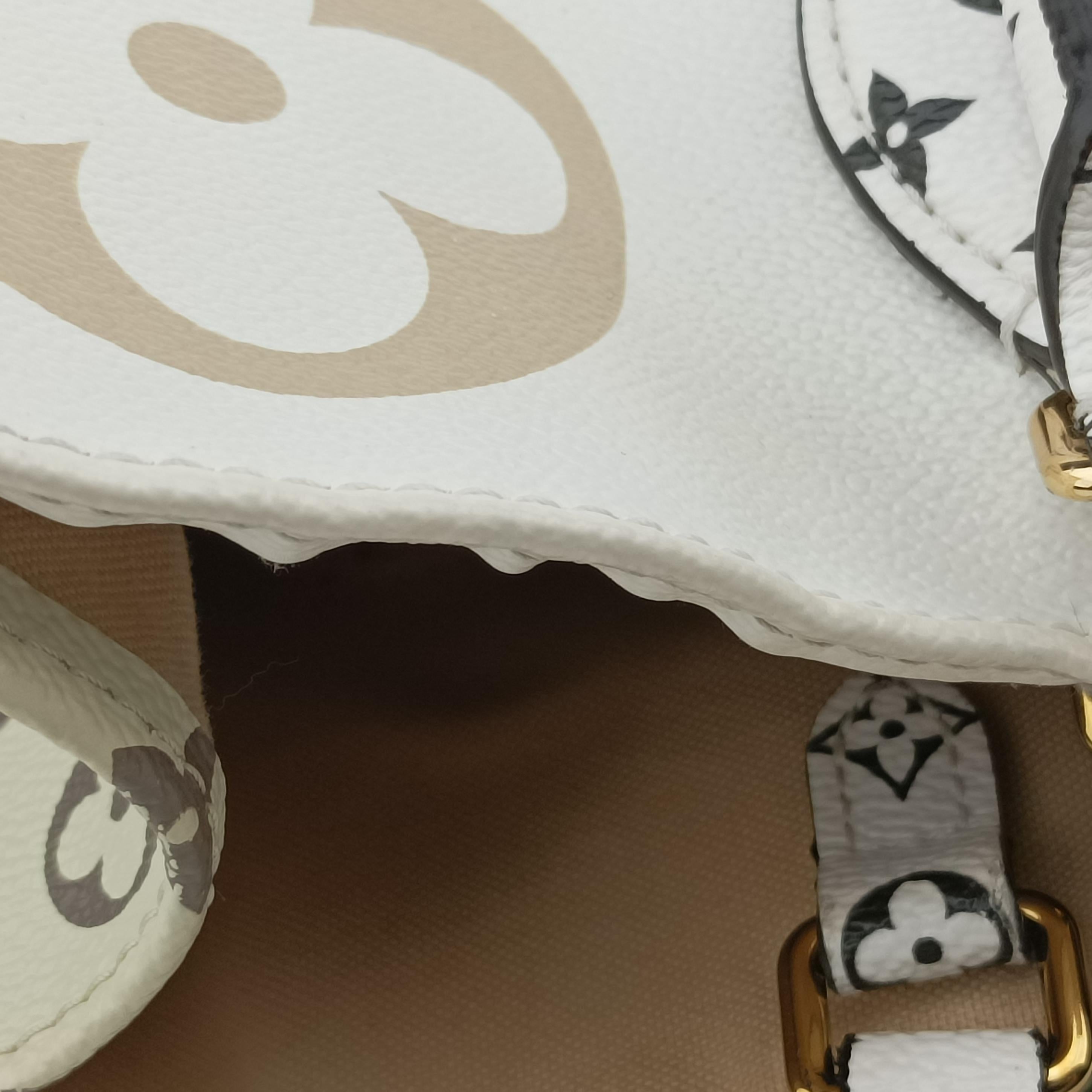 Pre-owned Louis Vuitton On The Go GM CREME×green×multicolor Monogram Giant M44571 shoulderbag | stylenewstar