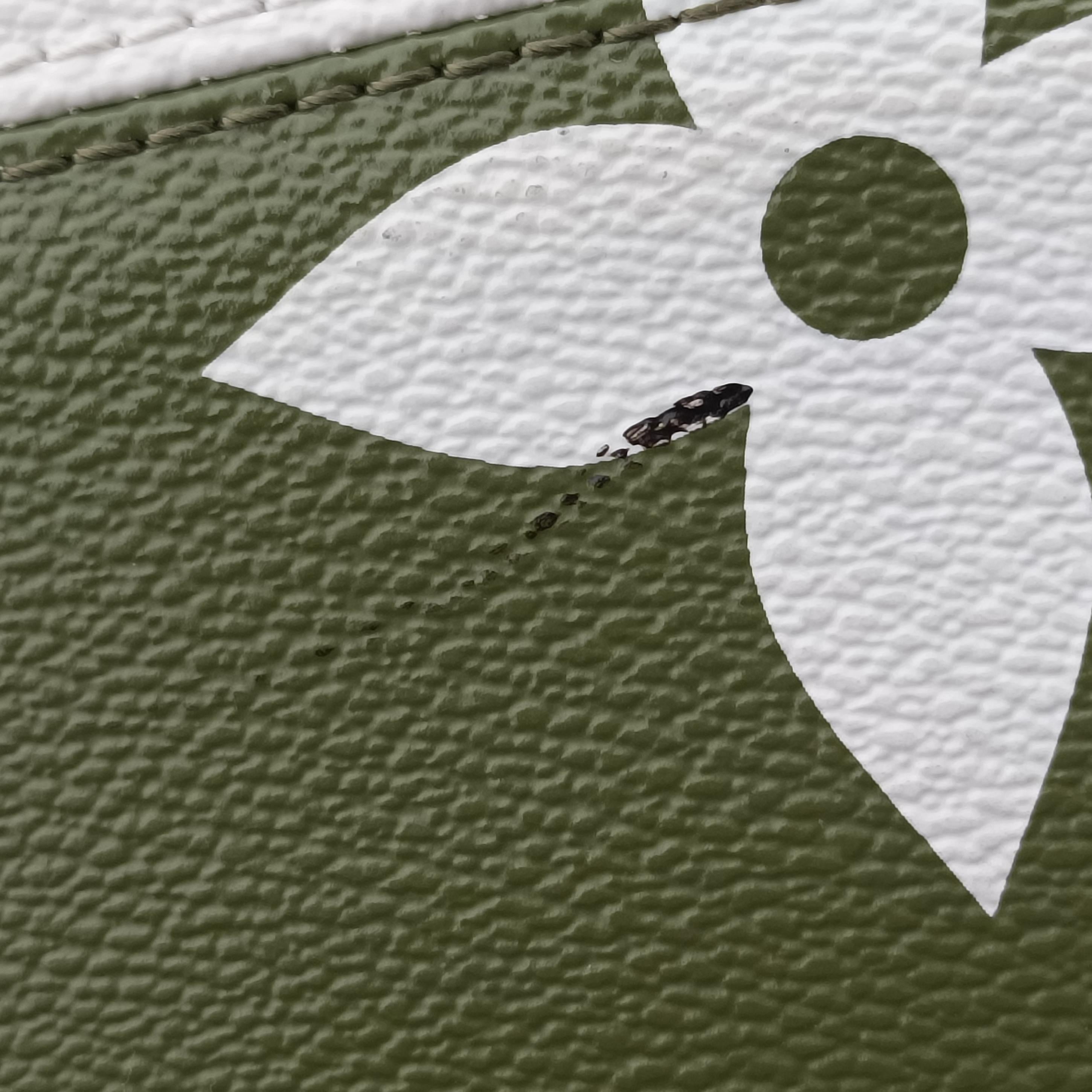Pre-owned Louis Vuitton On The Go GM CREME×green×multicolor Monogram Giant M44571 shoulderbag | stylenewstar