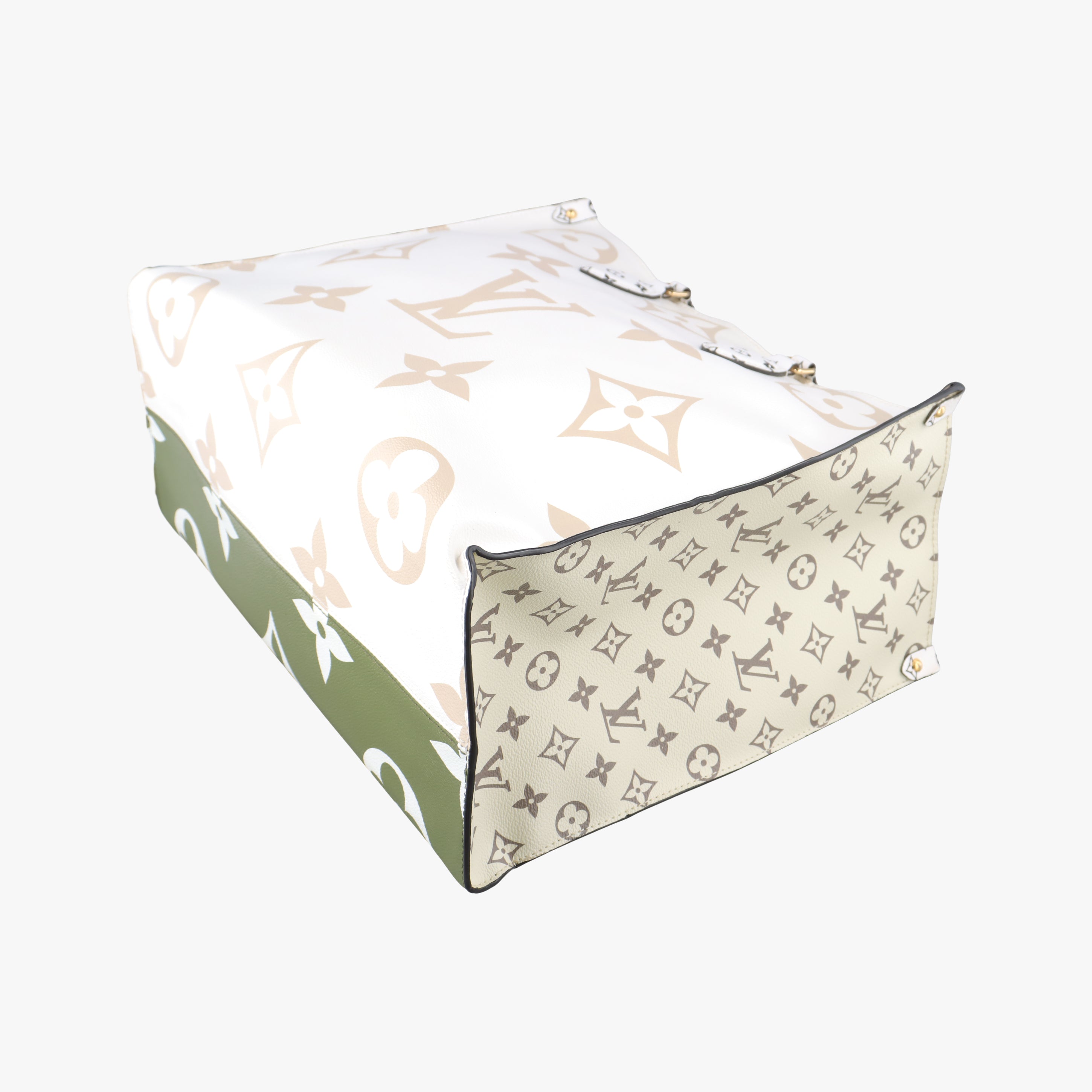 Pre-owned Louis Vuitton On The Go GM CREME×green×multicolor Monogram Giant M44571 shoulderbag | stylenewstar