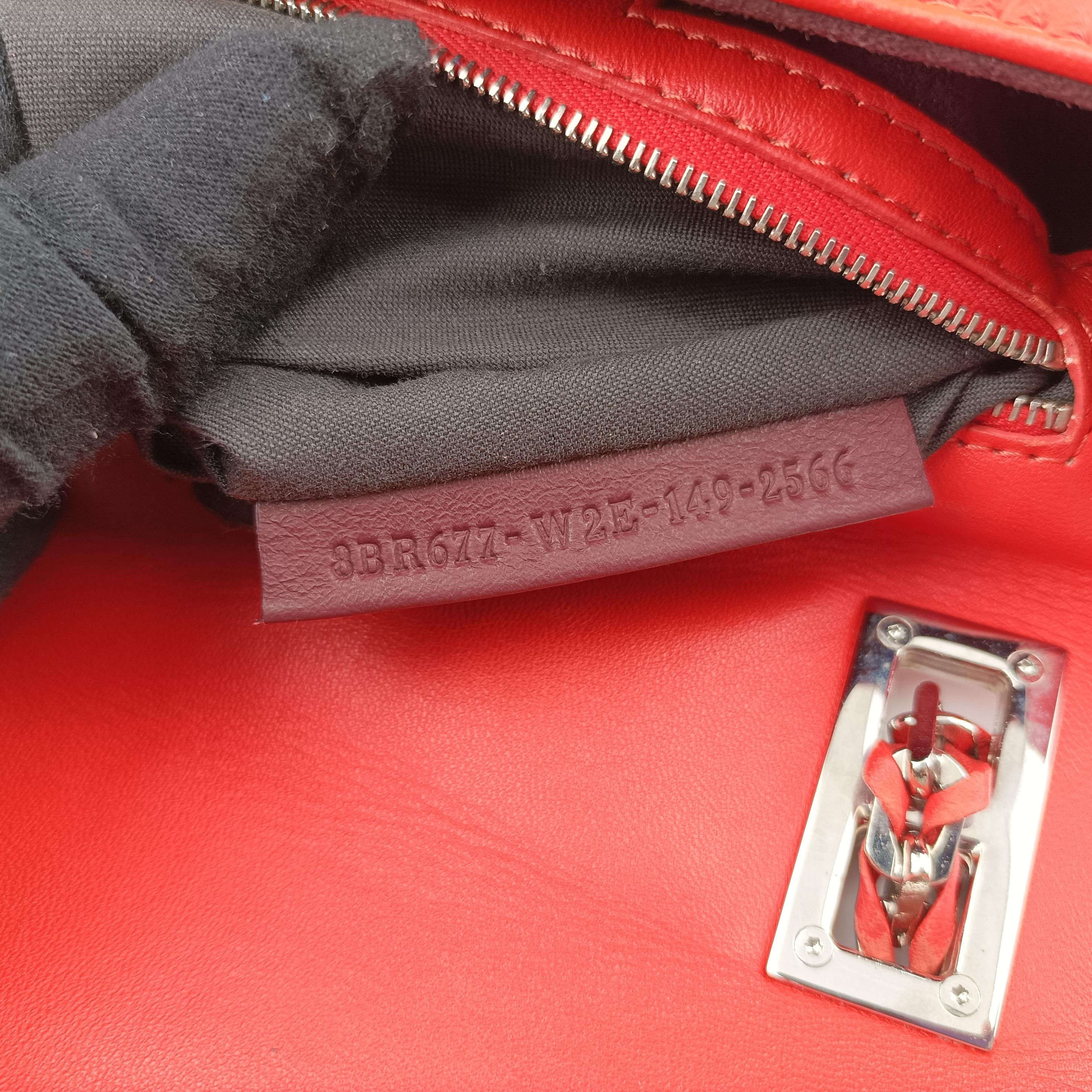 Pre-owned Fendi Be Baguette Red×Burgundy Leather 8BR677 shoulderbag | stylenewstar