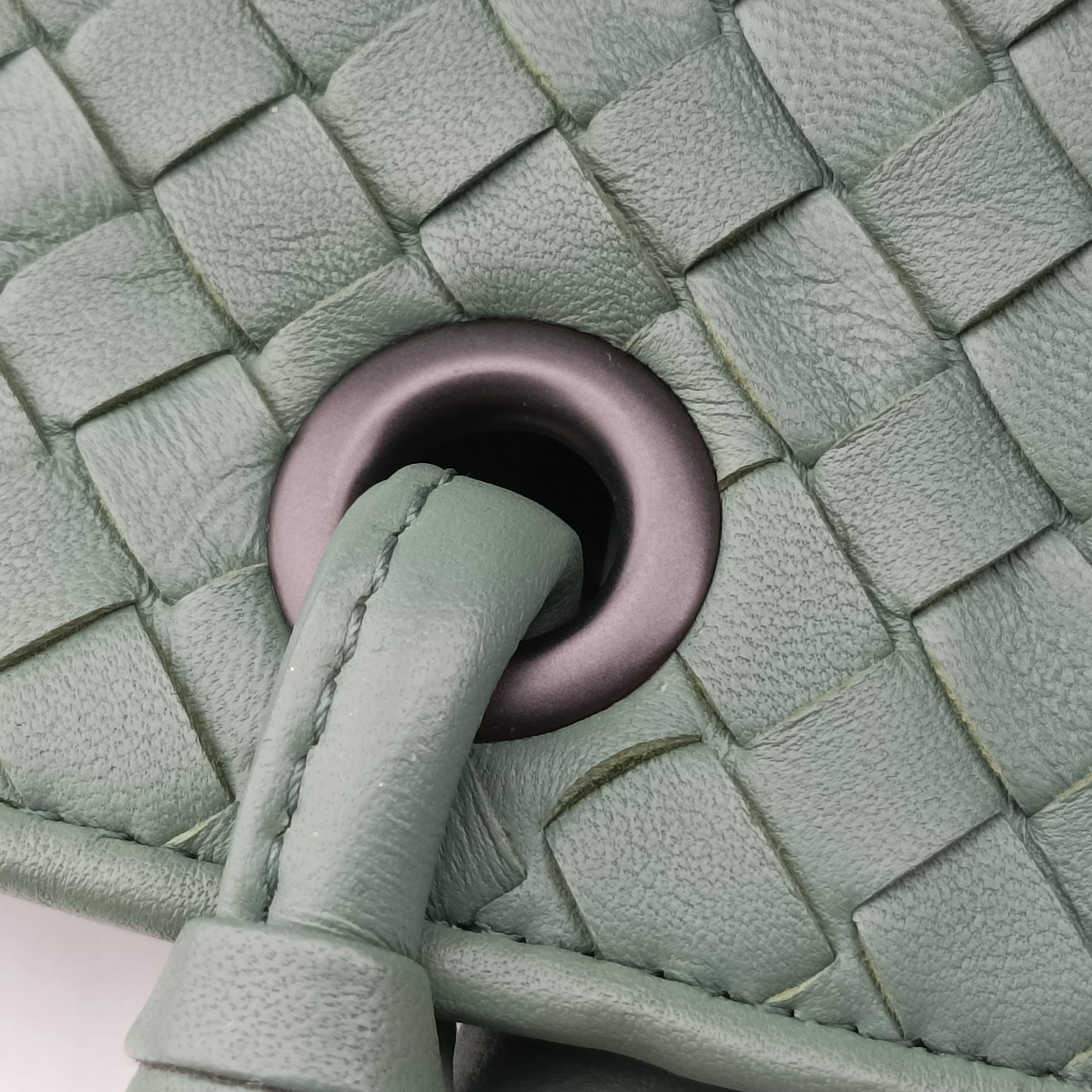 Secondhand Bottega Veneta Intrecciato Green lambskin  handbag | stylenewstar