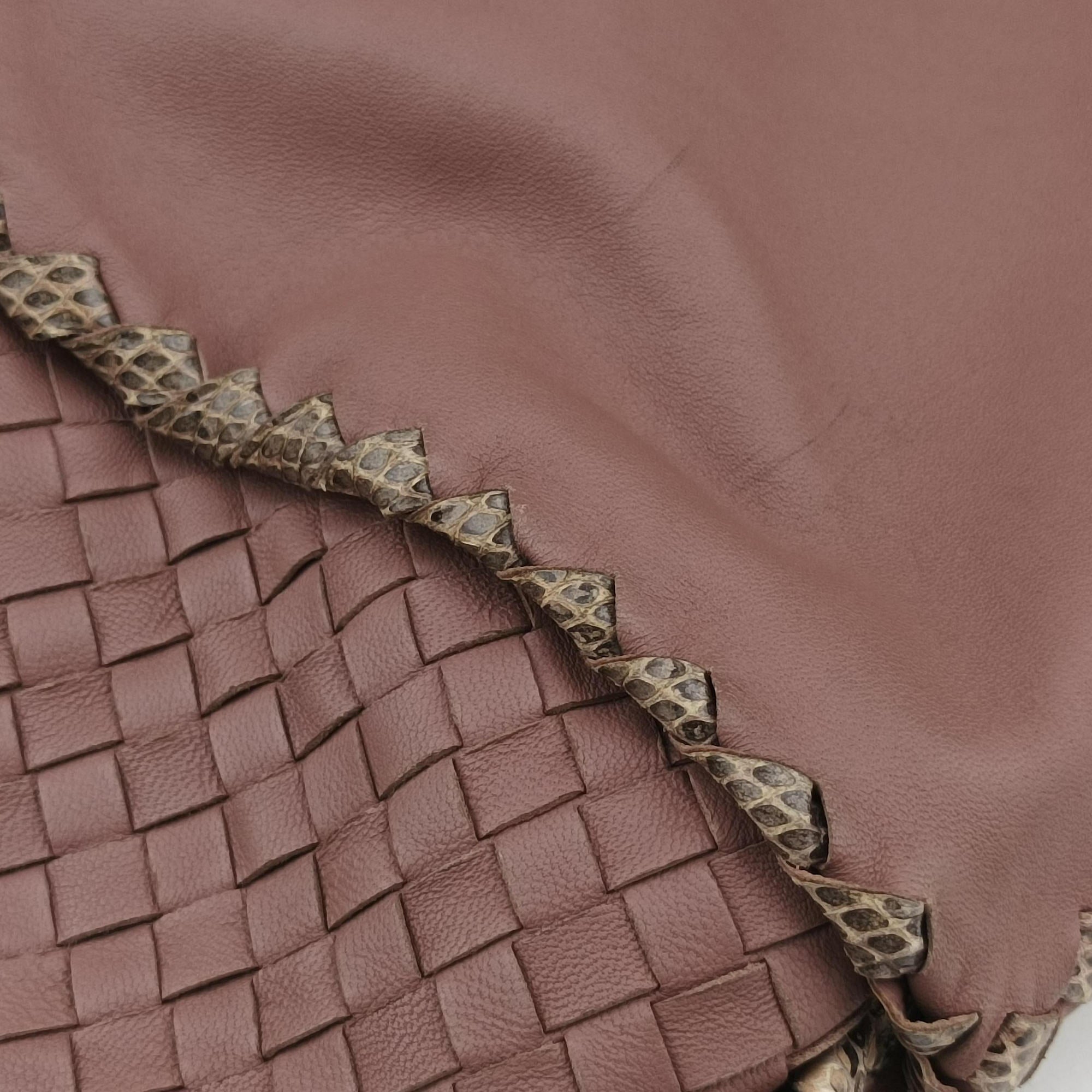 Pre-owned Bottega Veneta Intrecciato pink×Multicolour Lambskin x Snakeskin  shoulderbag | stylenewstar