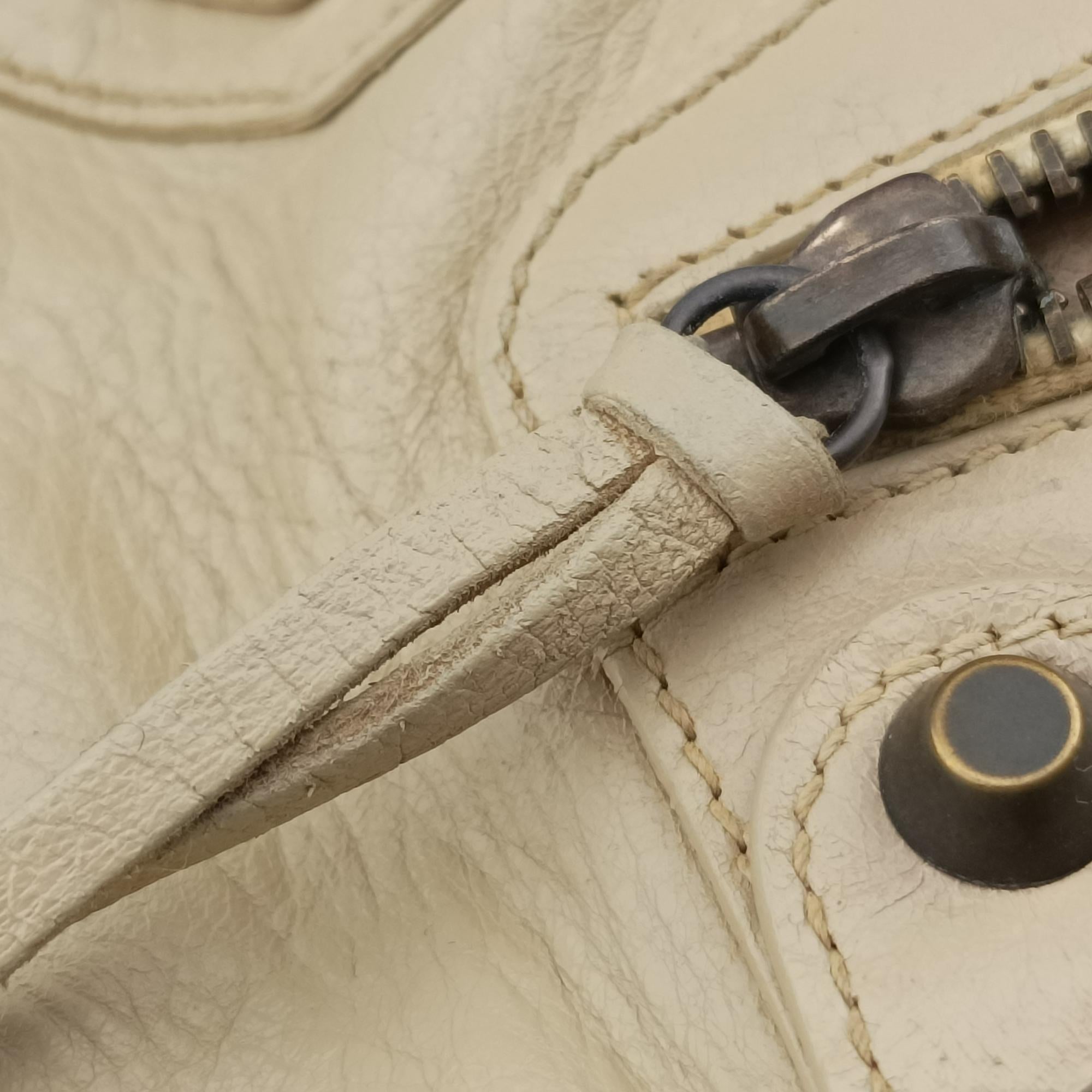 Pre-owned Balenciaga The First Beige lambskin  shoulderbag | stylenewstar
