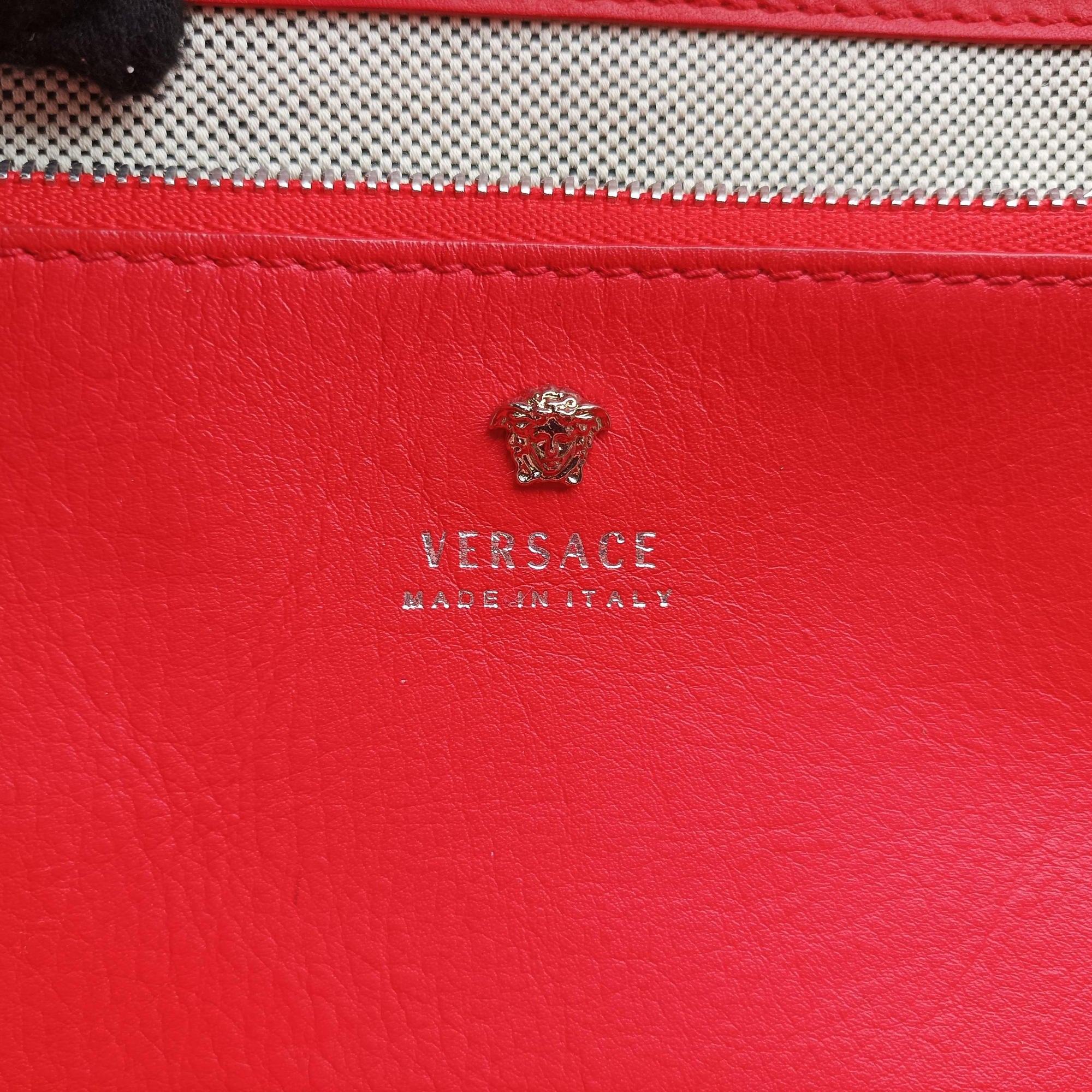 Pre-owned VERSACE Palazzo Empire Red Leather  shoulderbag | stylenewstar