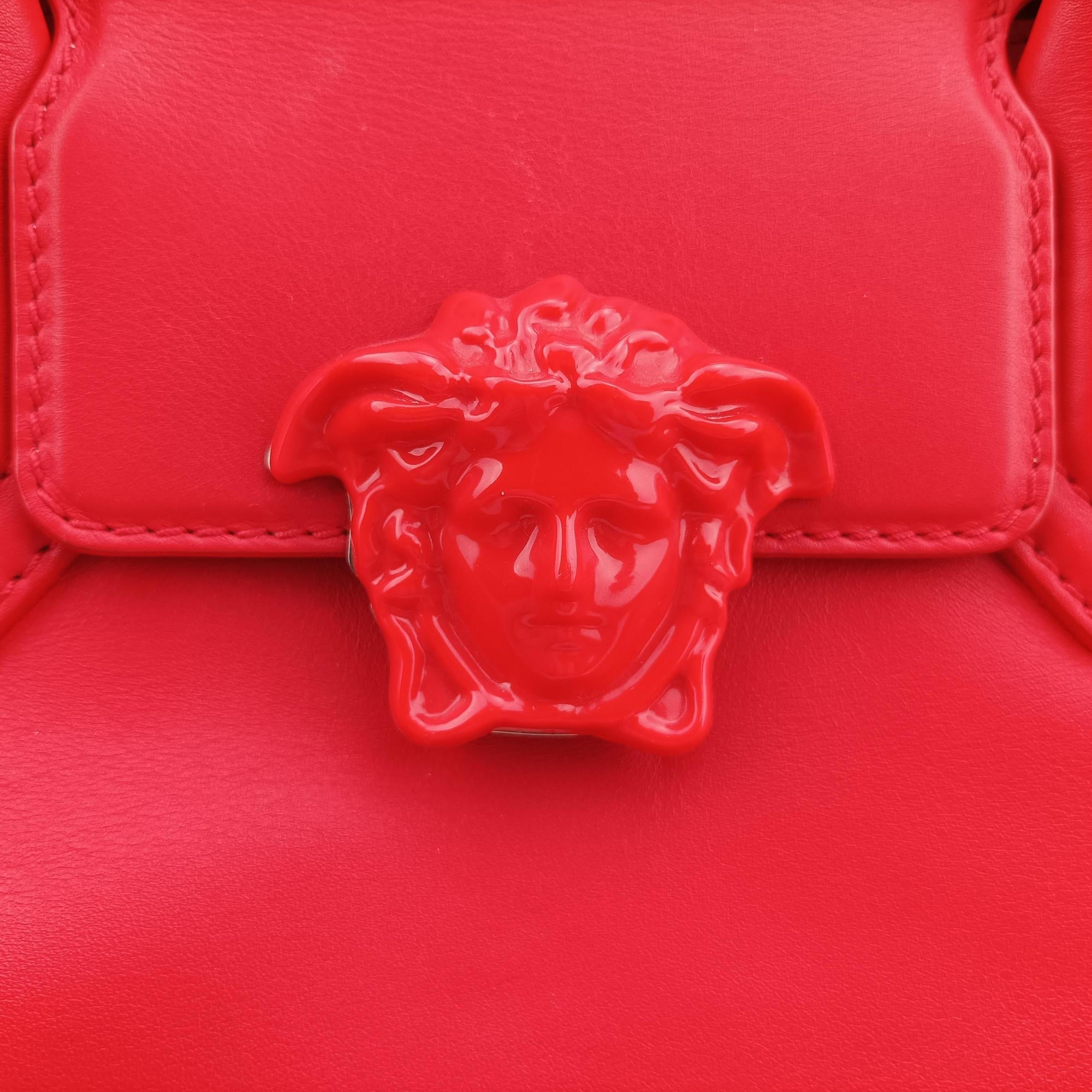 Pre-owned VERSACE Palazzo Empire Red Leather  shoulderbag | stylenewstar