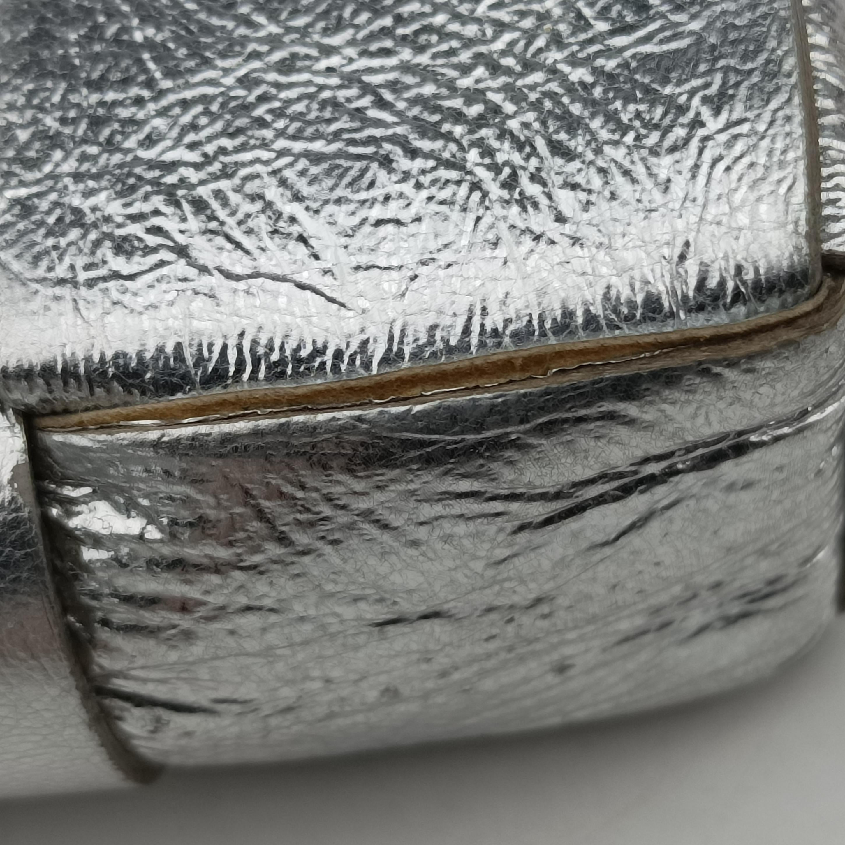 Pre-owned Bottega Veneta Cassette Silver leather  shoulderbag | stylenewstar