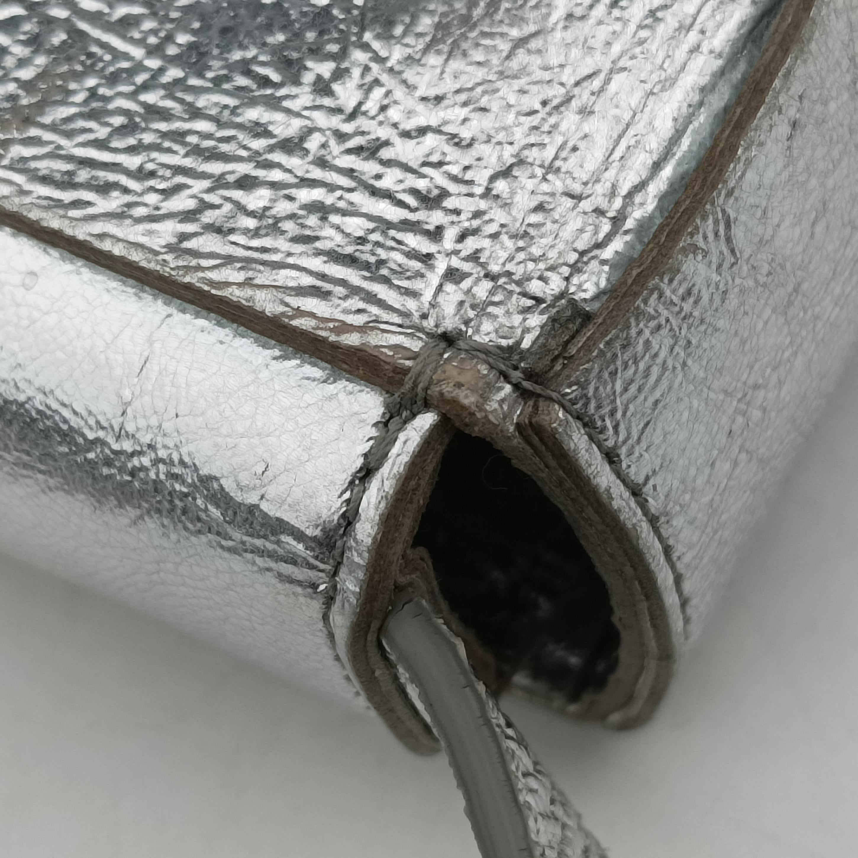 Pre-owned Bottega Veneta Cassette Silver leather  shoulderbag | stylenewstar