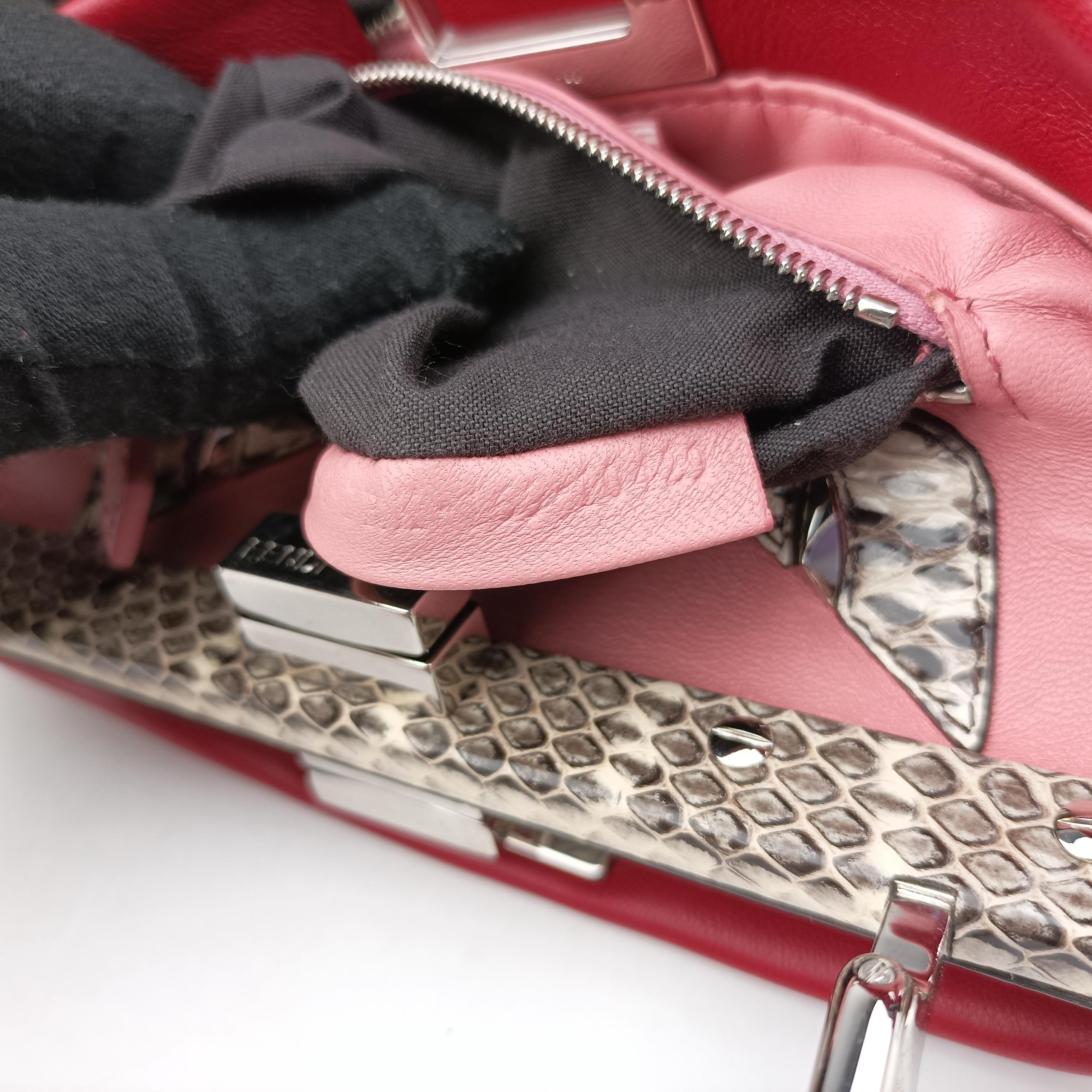 Pre-owned Fendi PEEKABOO Red Leather 8BN244 shoulderbag | stylenewstar