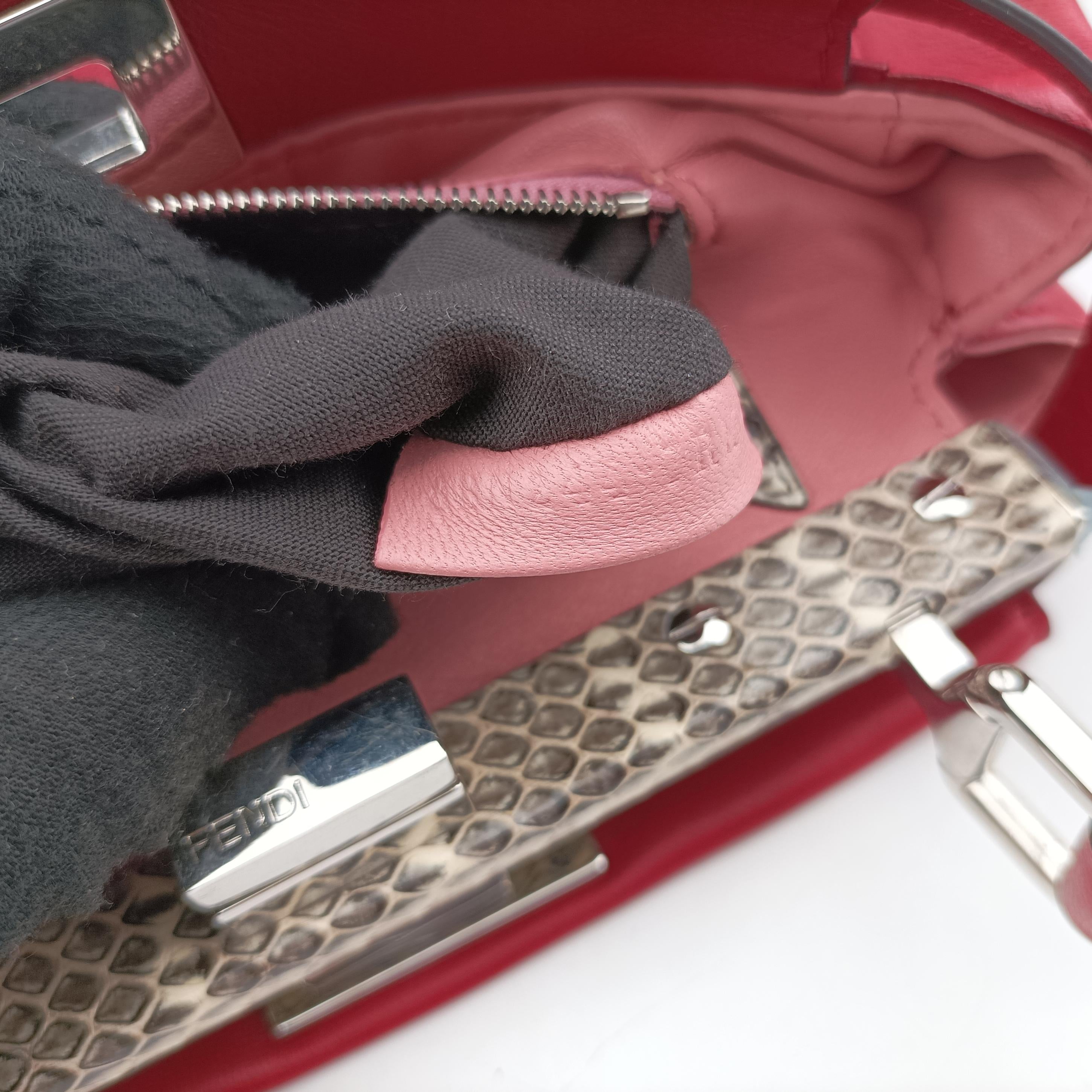 Pre-owned Fendi PEEKABOO Red Leather 8BN244 shoulderbag | stylenewstar