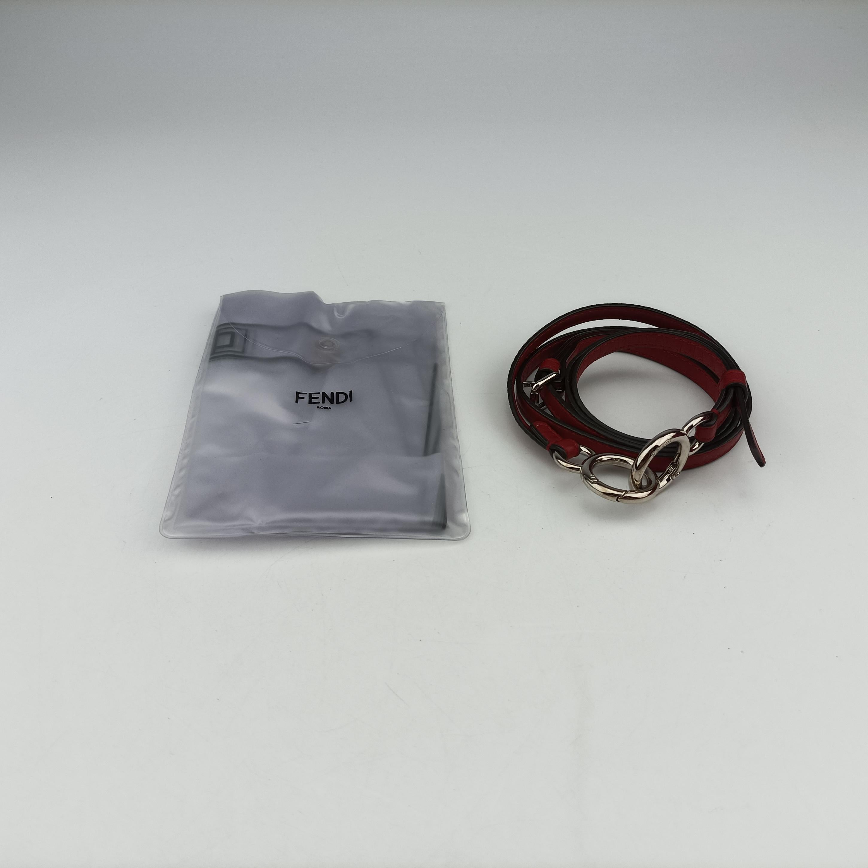 Pre-owned Fendi PEEKABOO Red Leather 8BN244 shoulderbag | stylenewstar