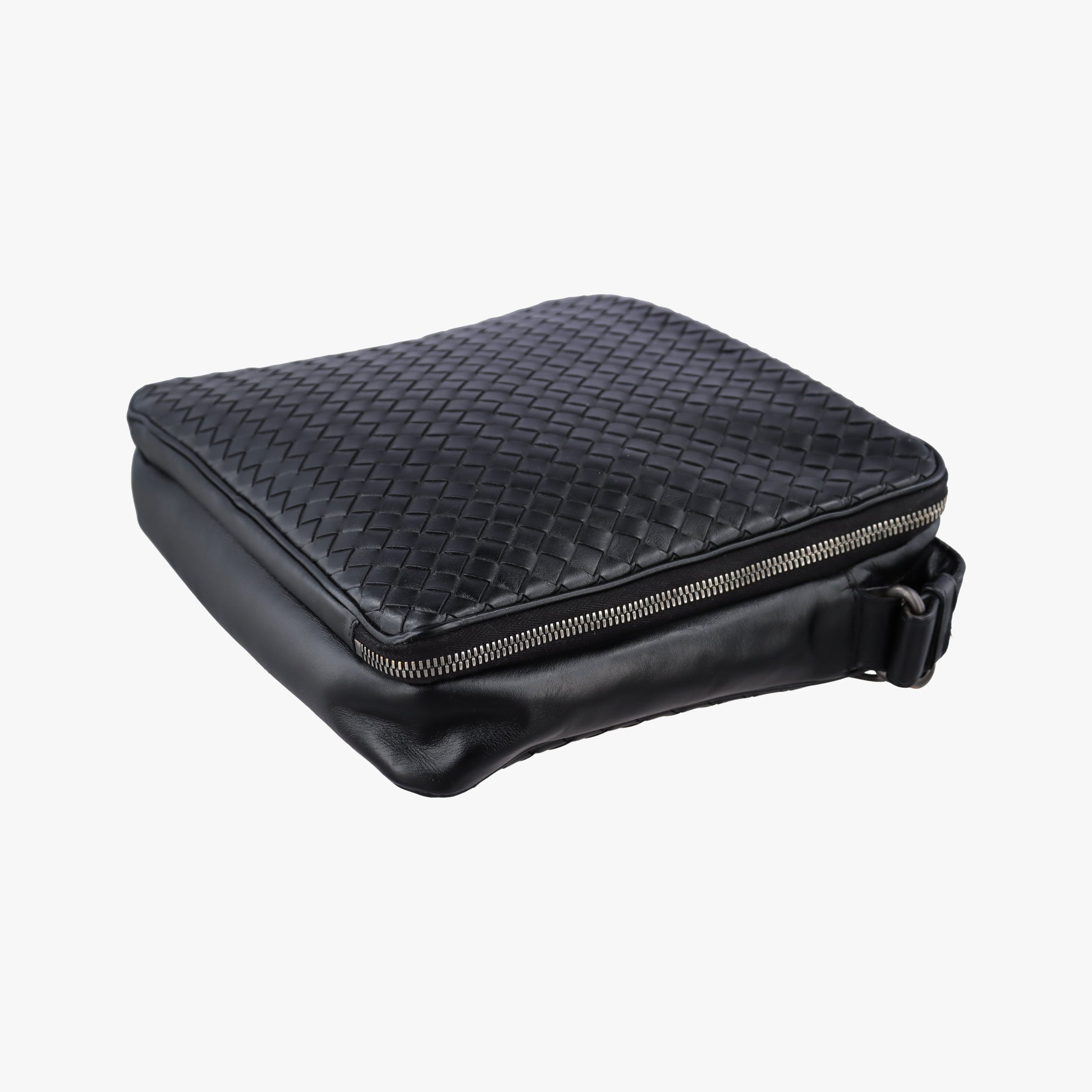 Pre-owned Bottega Veneta Intrecciato Black lambskin  shoulderbag | stylenewstar