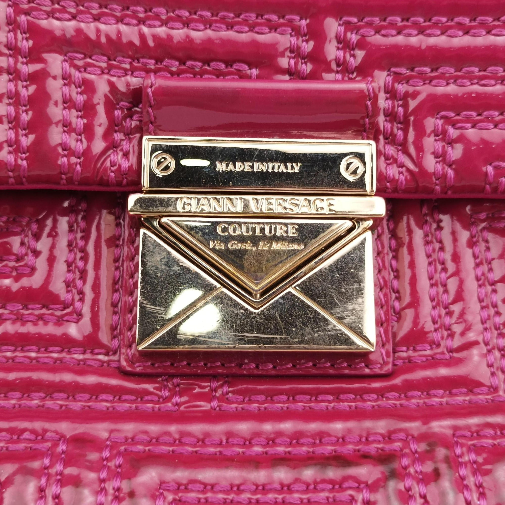 Pre-owned VERSACE Gianni Greca couture Rose Patent  shoulderbag | stylenewstar
